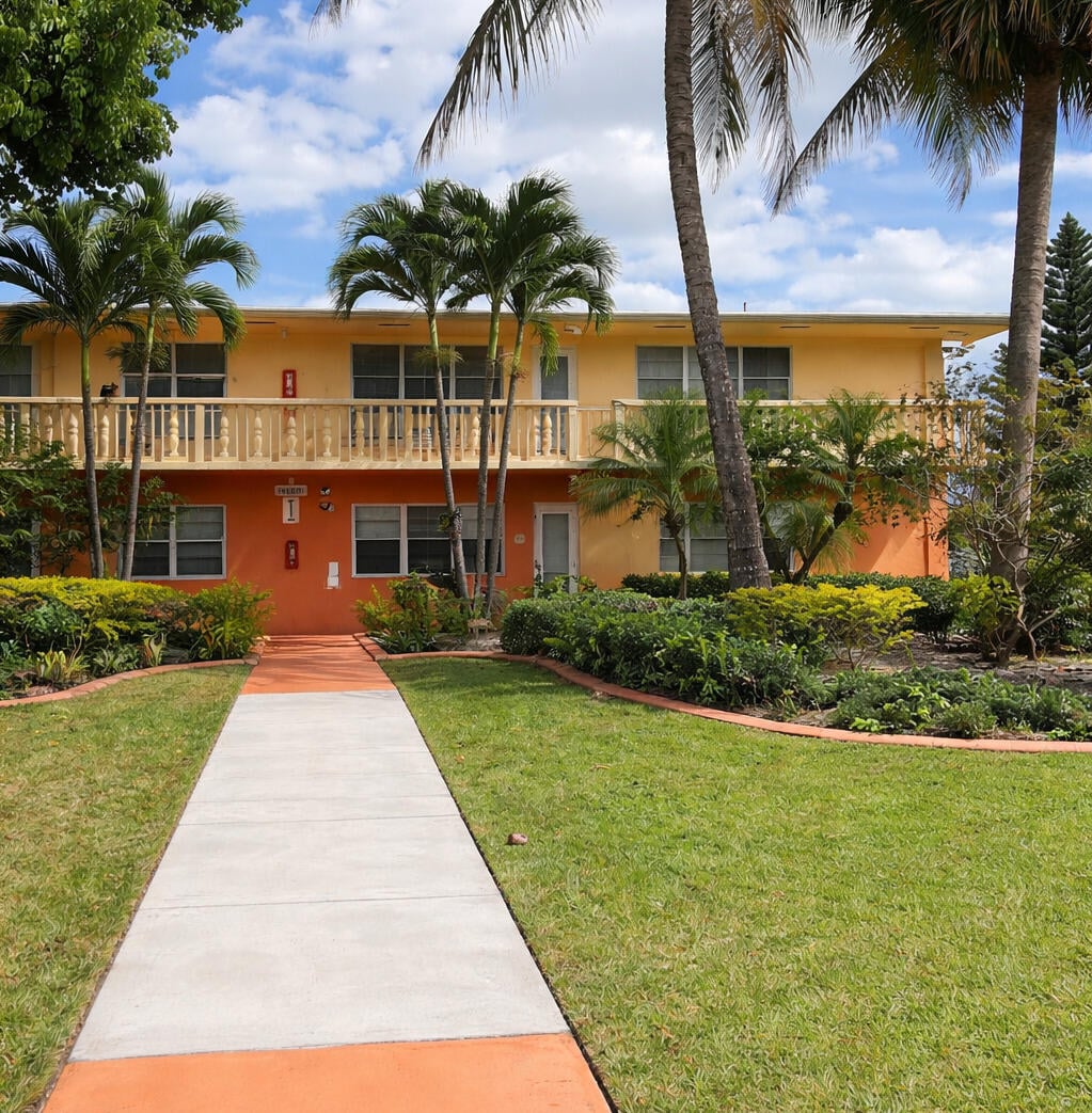 2BR – Condominium at 210 Salisbury I