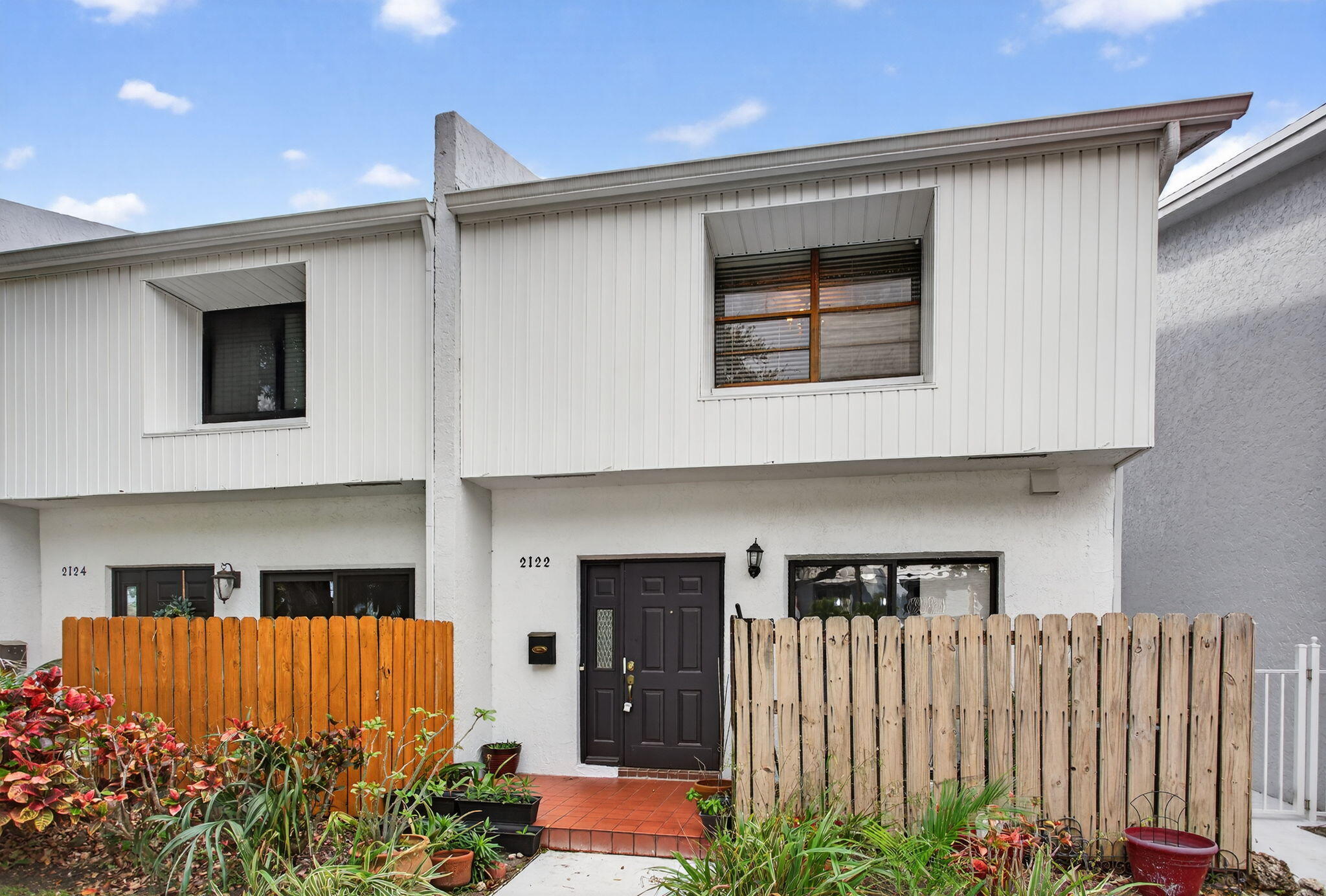 2BR – Townhouse at 2122 NE 44th Street