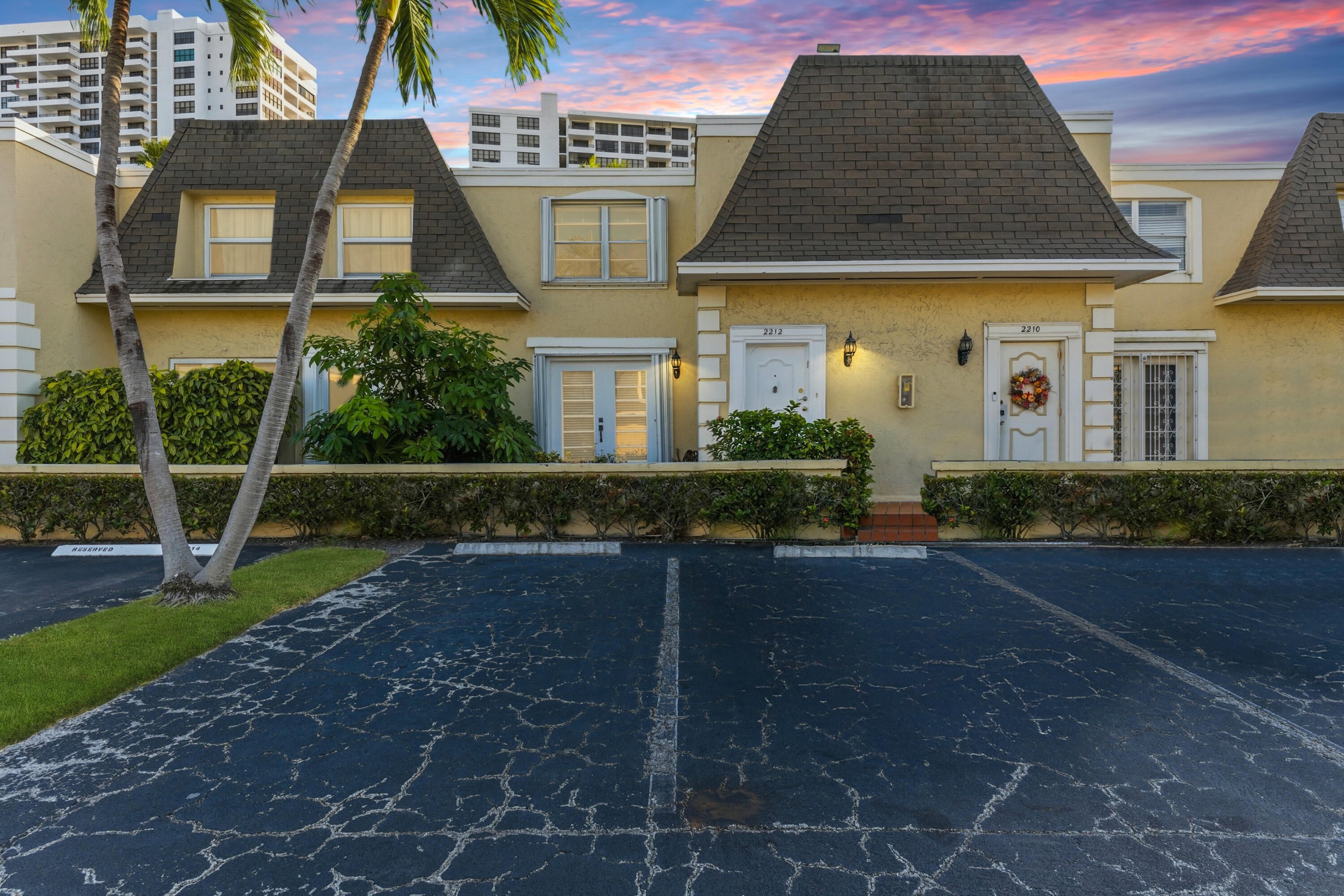 2BR – Townhouse at 2212 NE 7th Street
