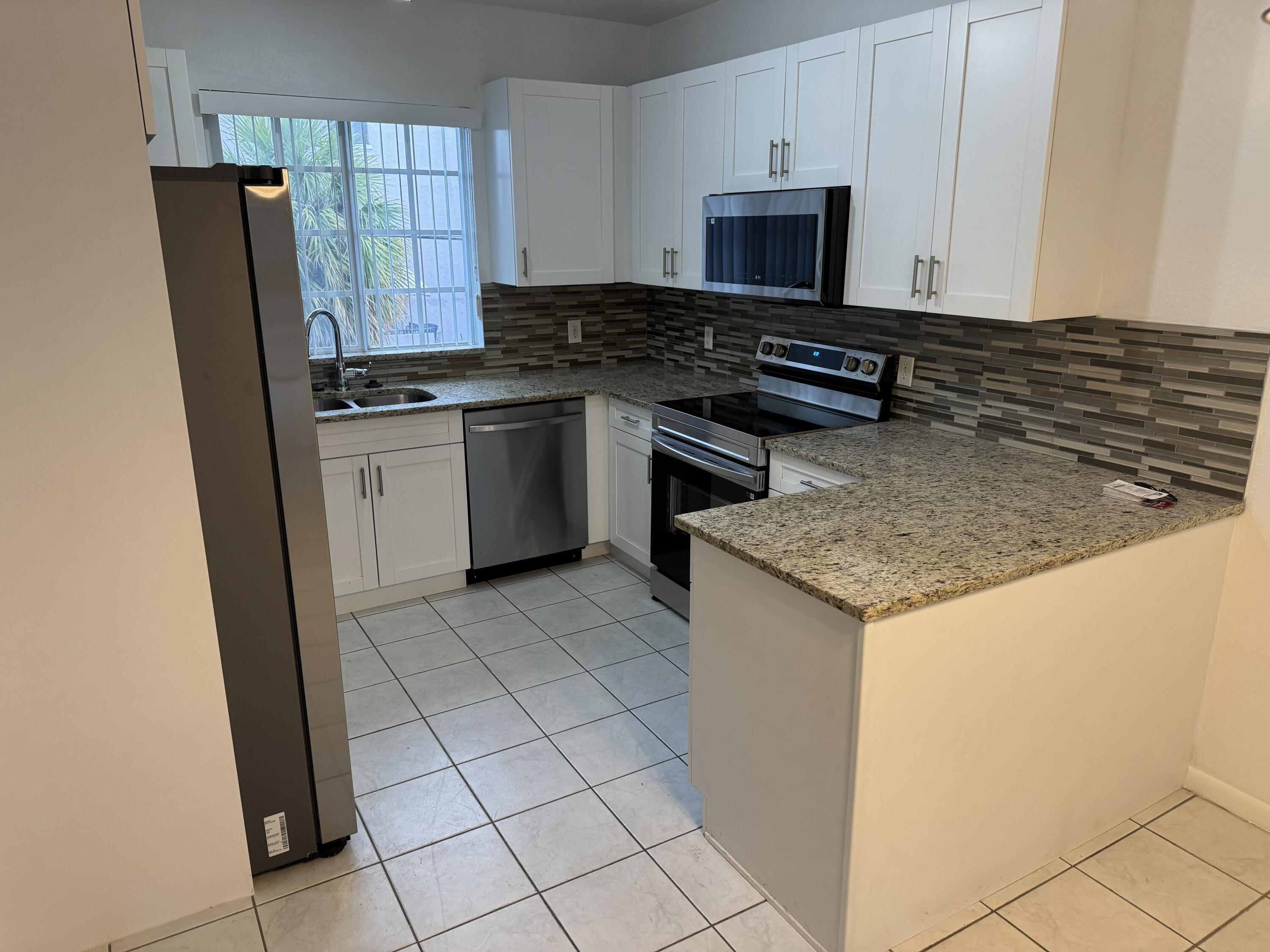 2BR – Apartment at 2010 Taylor Street #7b