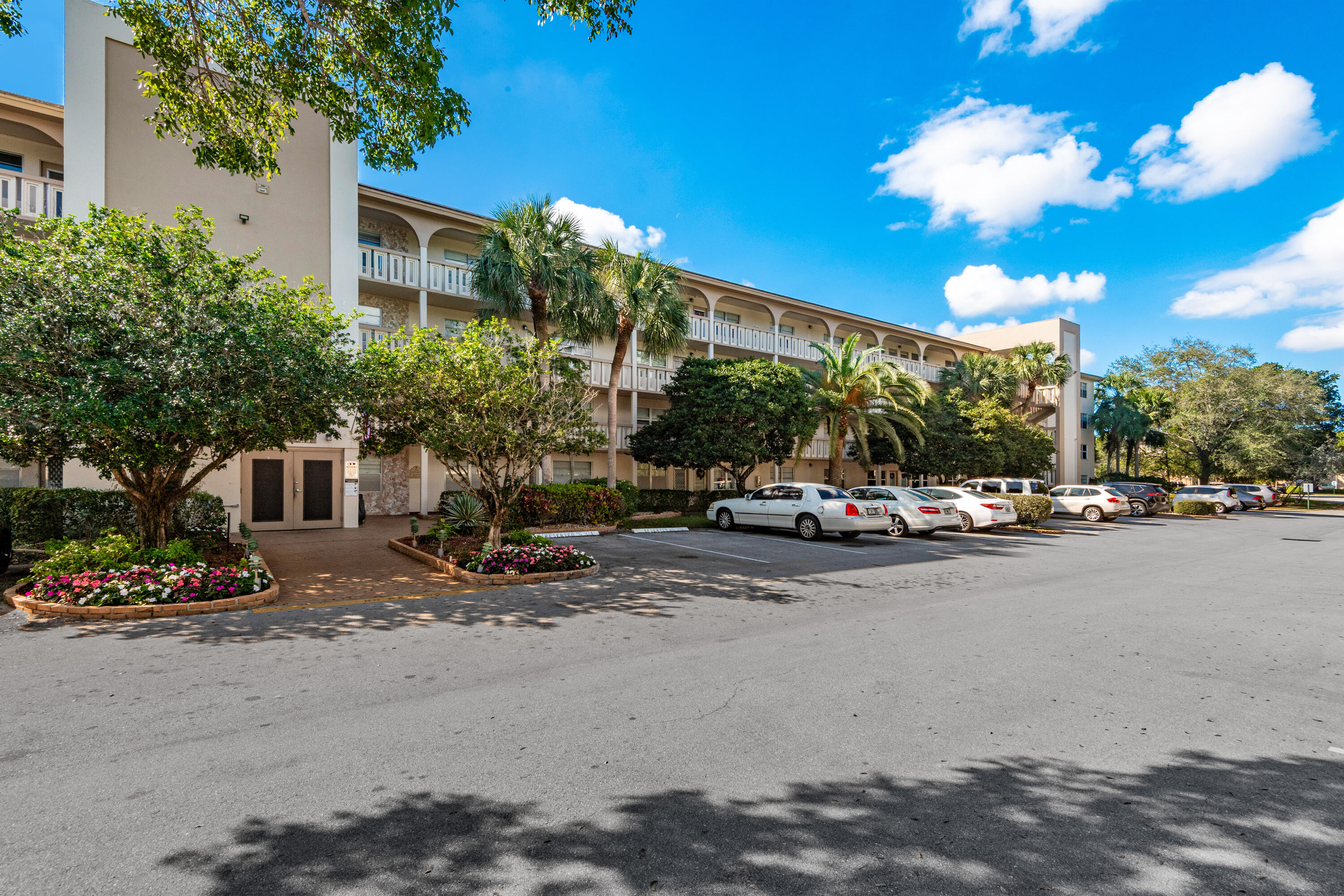 2BR – Condominium at 2102 Lucaya Bend #J3