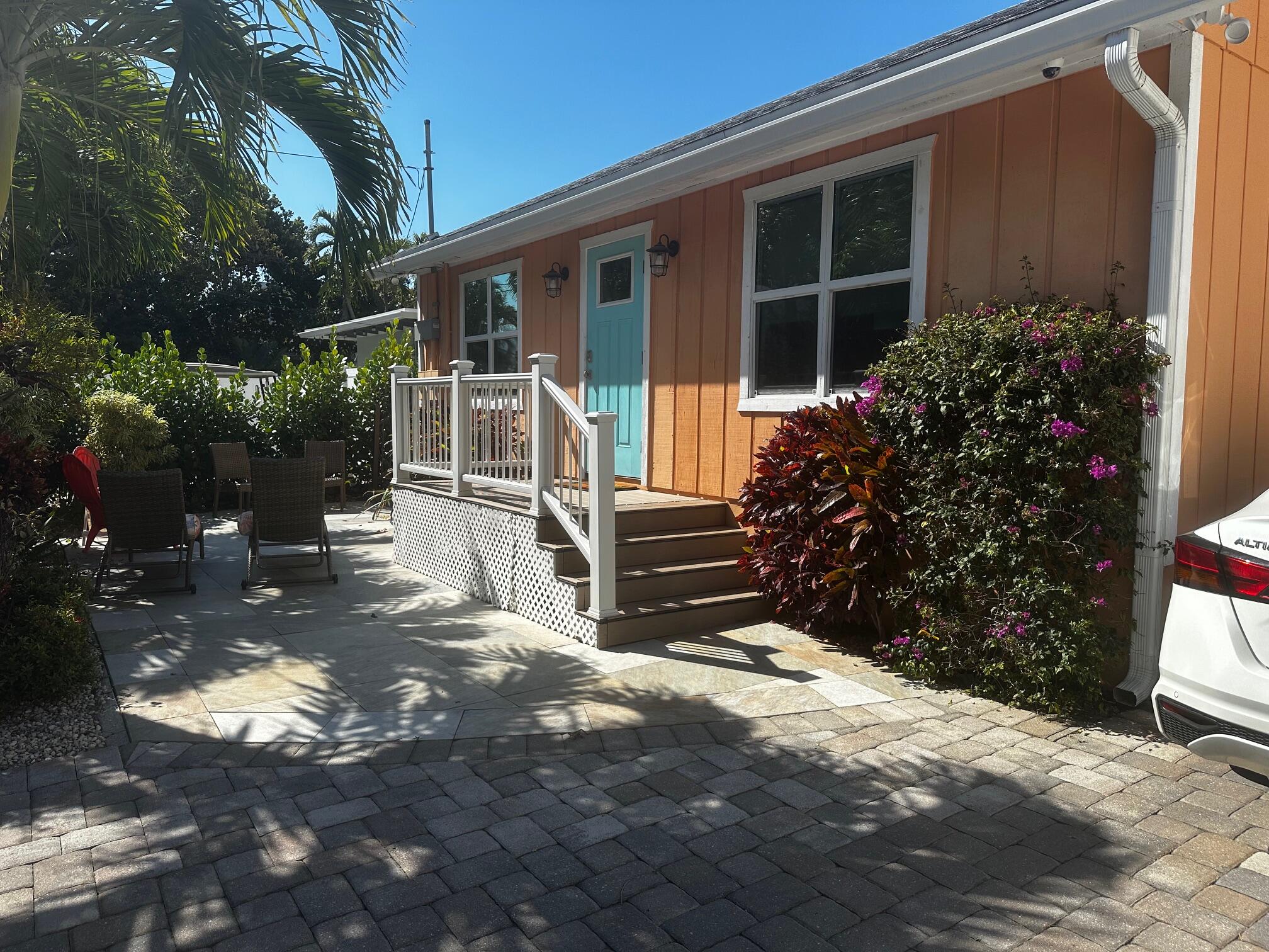 2BR – SingleFamilyResidence at 323 NE 7th Avenue #B