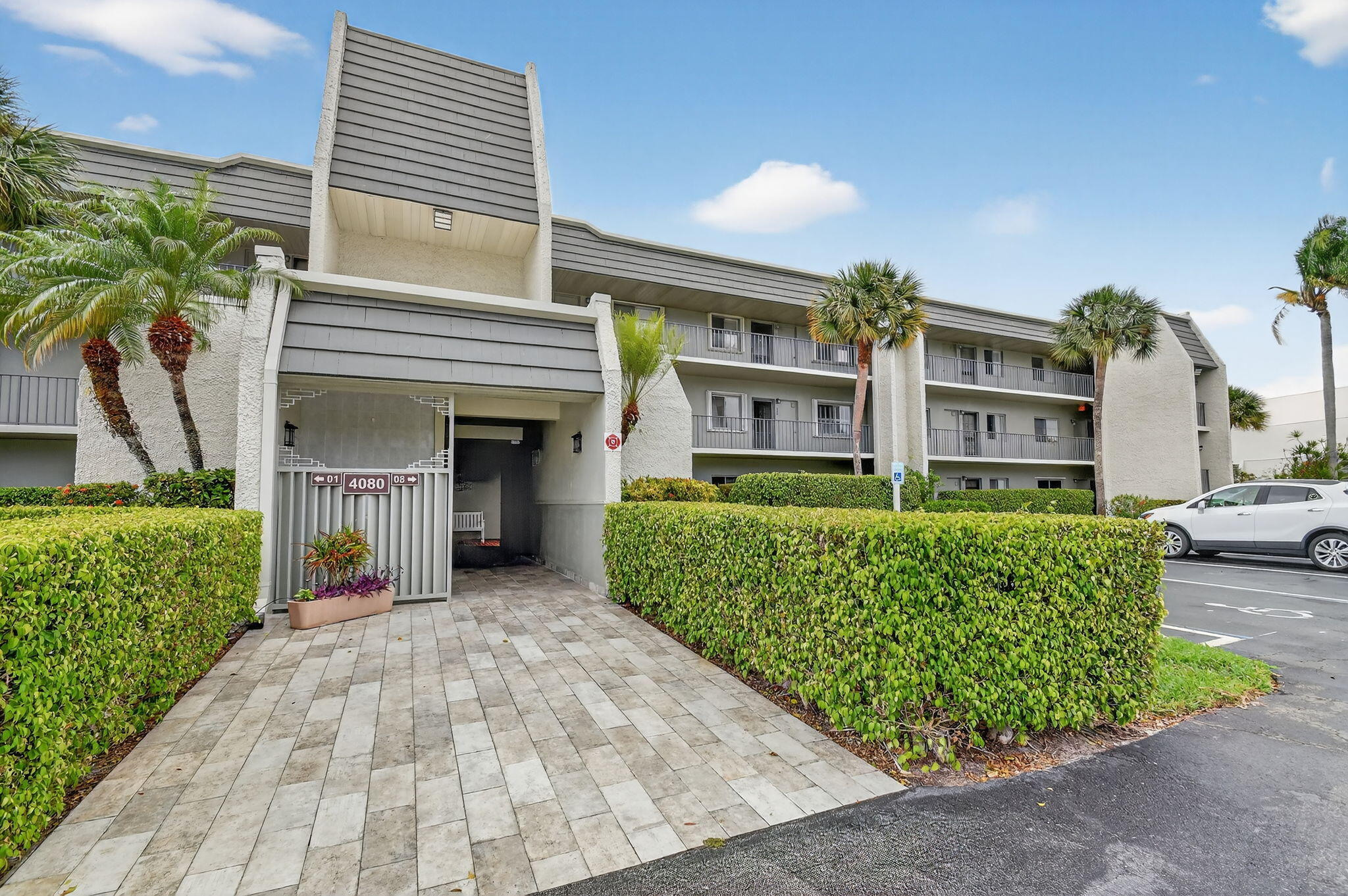 3BR – Condominium at 4080 Tivoli Court E #206