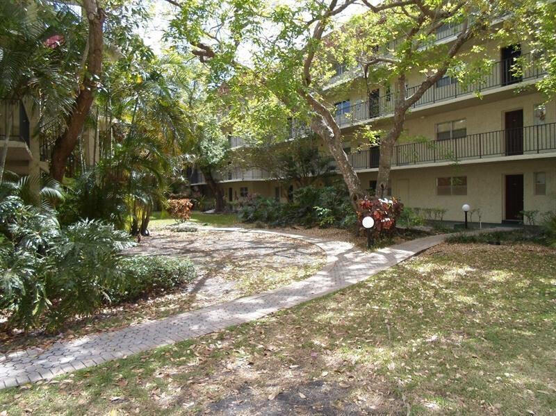 2BR – Apartment at 3280 Spanish Moss Terrace #103