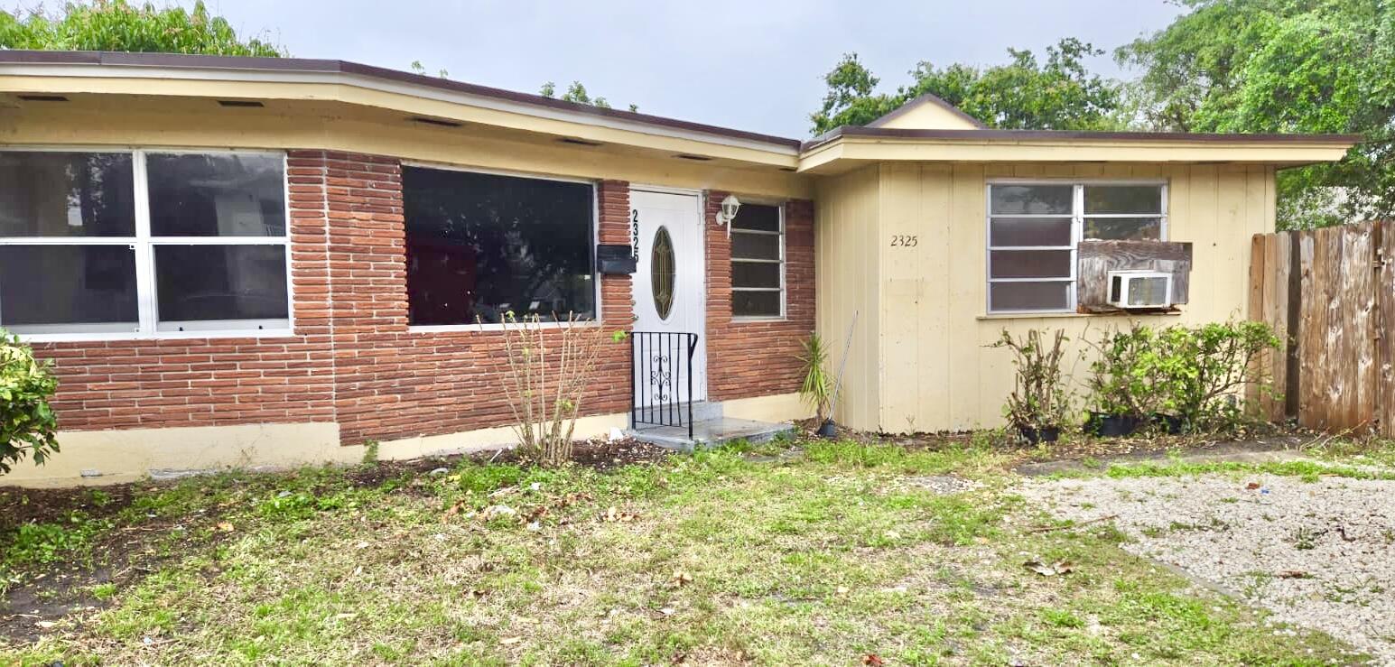 4BR – SingleFamilyResidence at 2325 Johnson Street