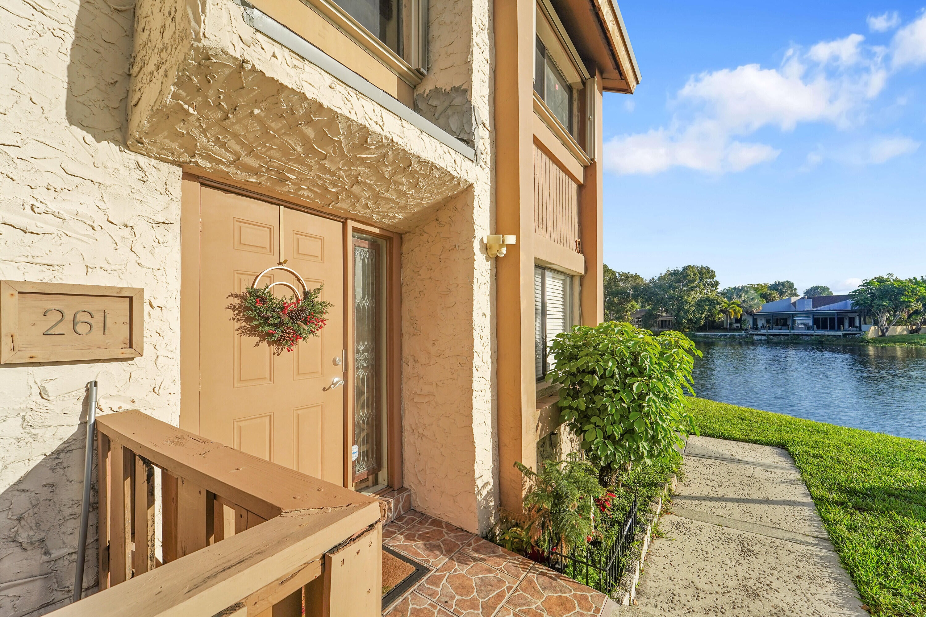 3BR – Apartment at 261 Wimbledon Lake Drive