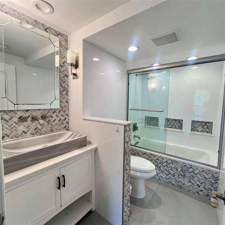 2BR – Condominium at 3900 N Hills Drive #208
