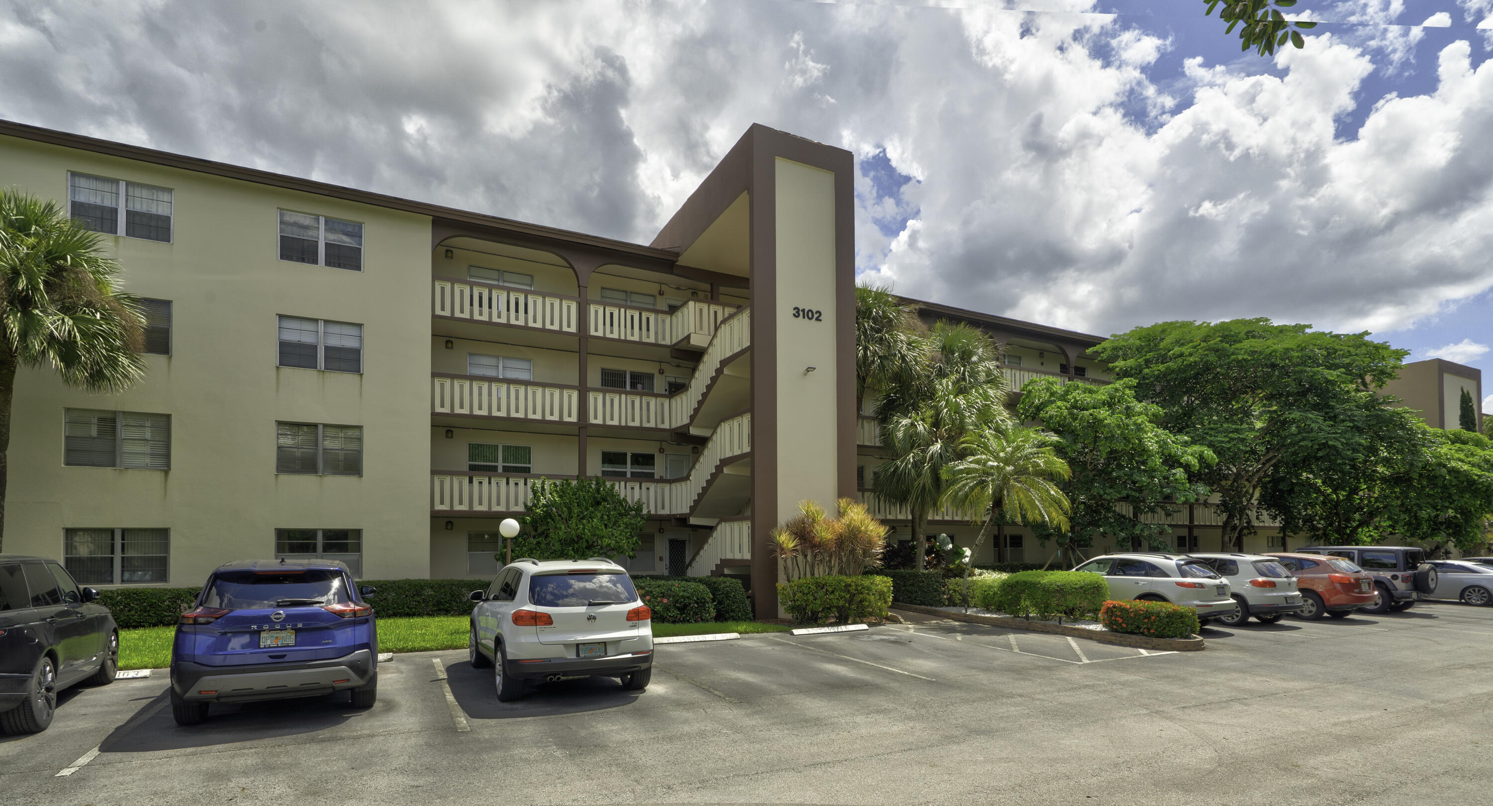 2BR – Condominium at 3102 Portofino Point #K3