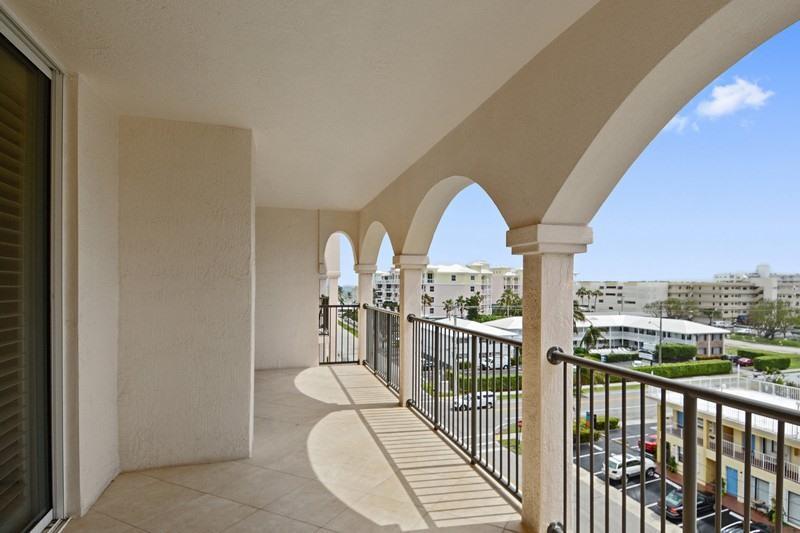 2BR – Condominium at 191 SE 20th Avenue #615