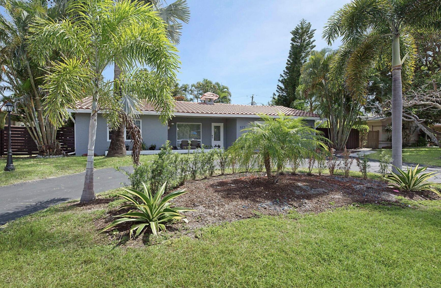 3BR – SingleFamilyResidence at 2740 SE 1st Court
