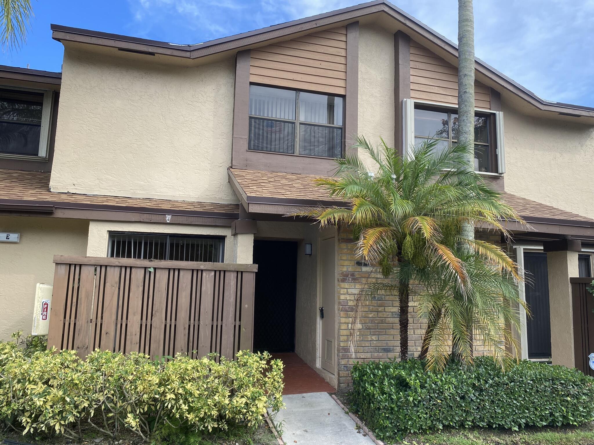 2BR – Townhouse at 3961 Cocoplum Circle #F