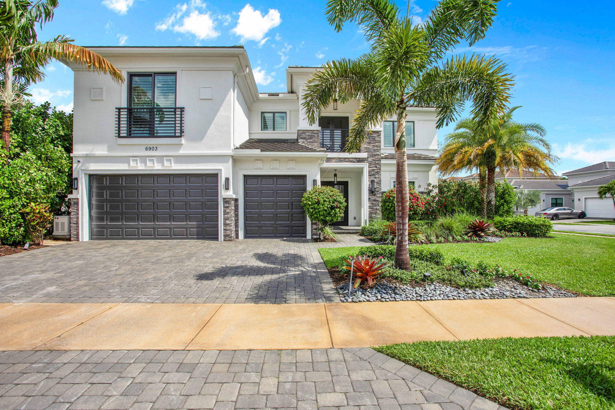 5BR – SingleFamilyResidence at 6903 NW 28th Avenue