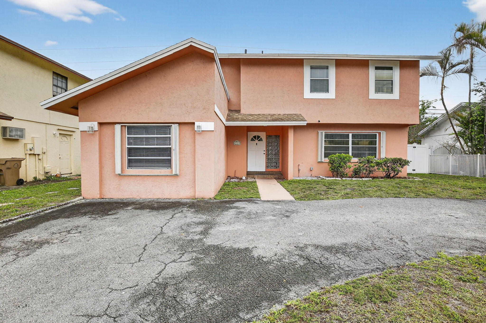 4BR – SingleFamilyResidence at 7721 NW 42nd Court