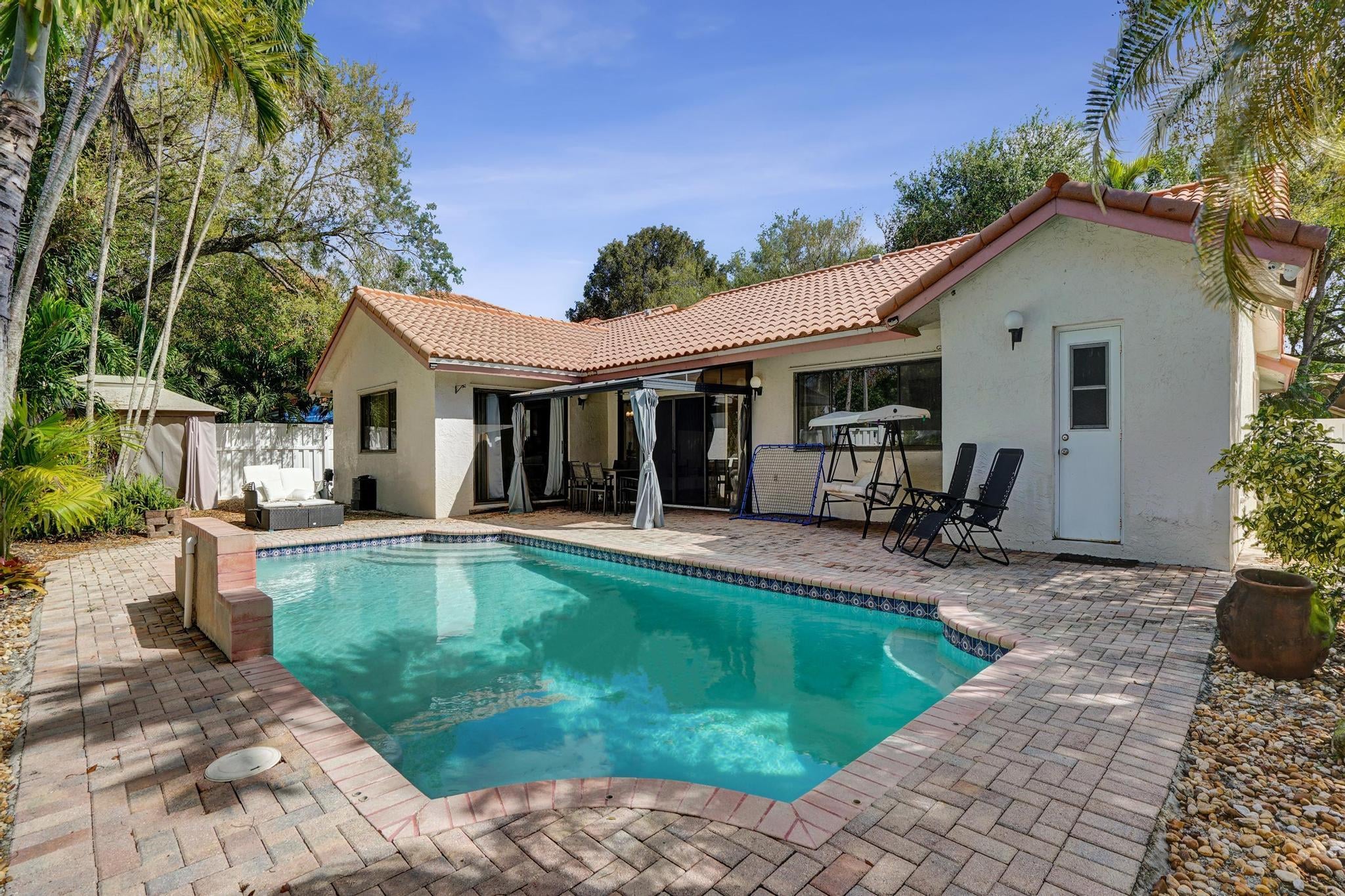 4BR – SingleFamilyResidence at 10527 Zurich Street