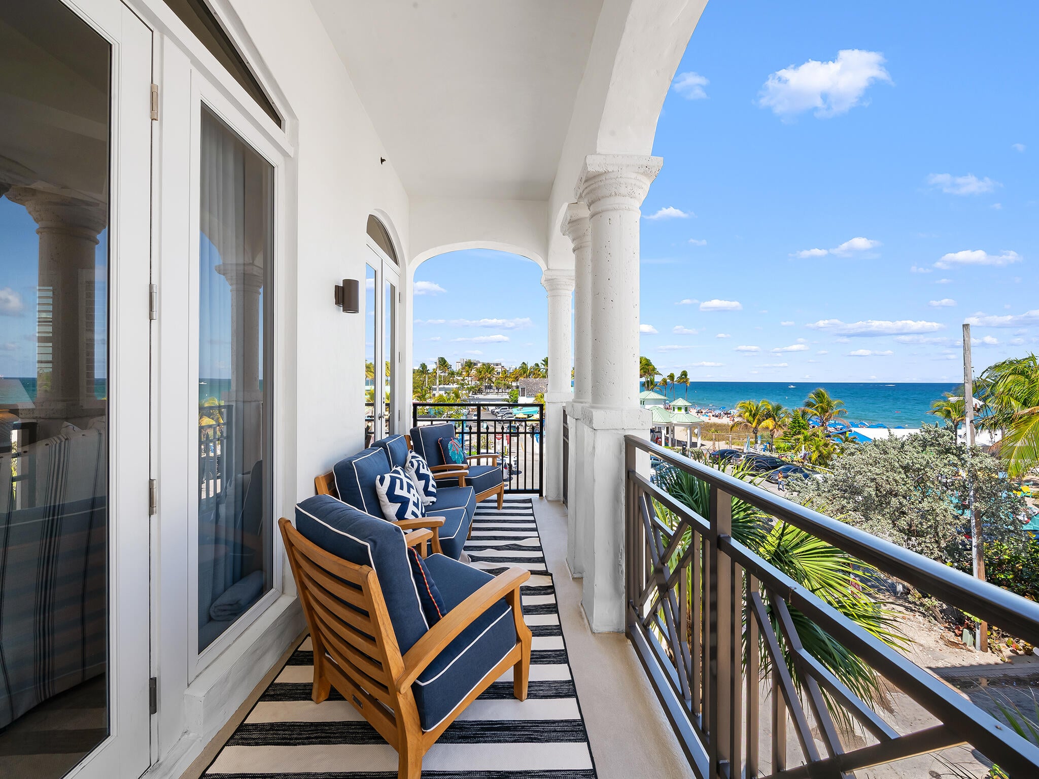 3BR – Condominium at 4320 El Mar Drive #301