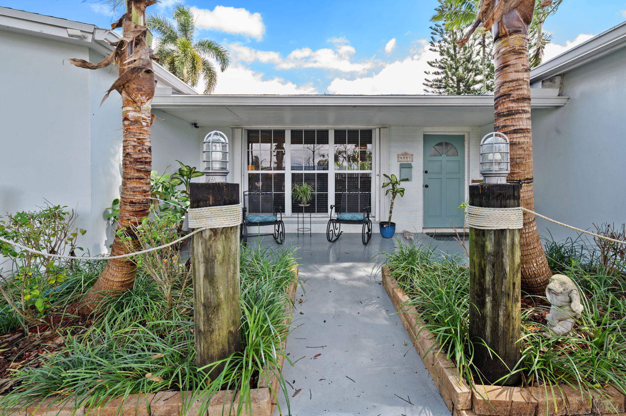 4BR – SingleFamilyResidence at 4954 SW 91st Avenue