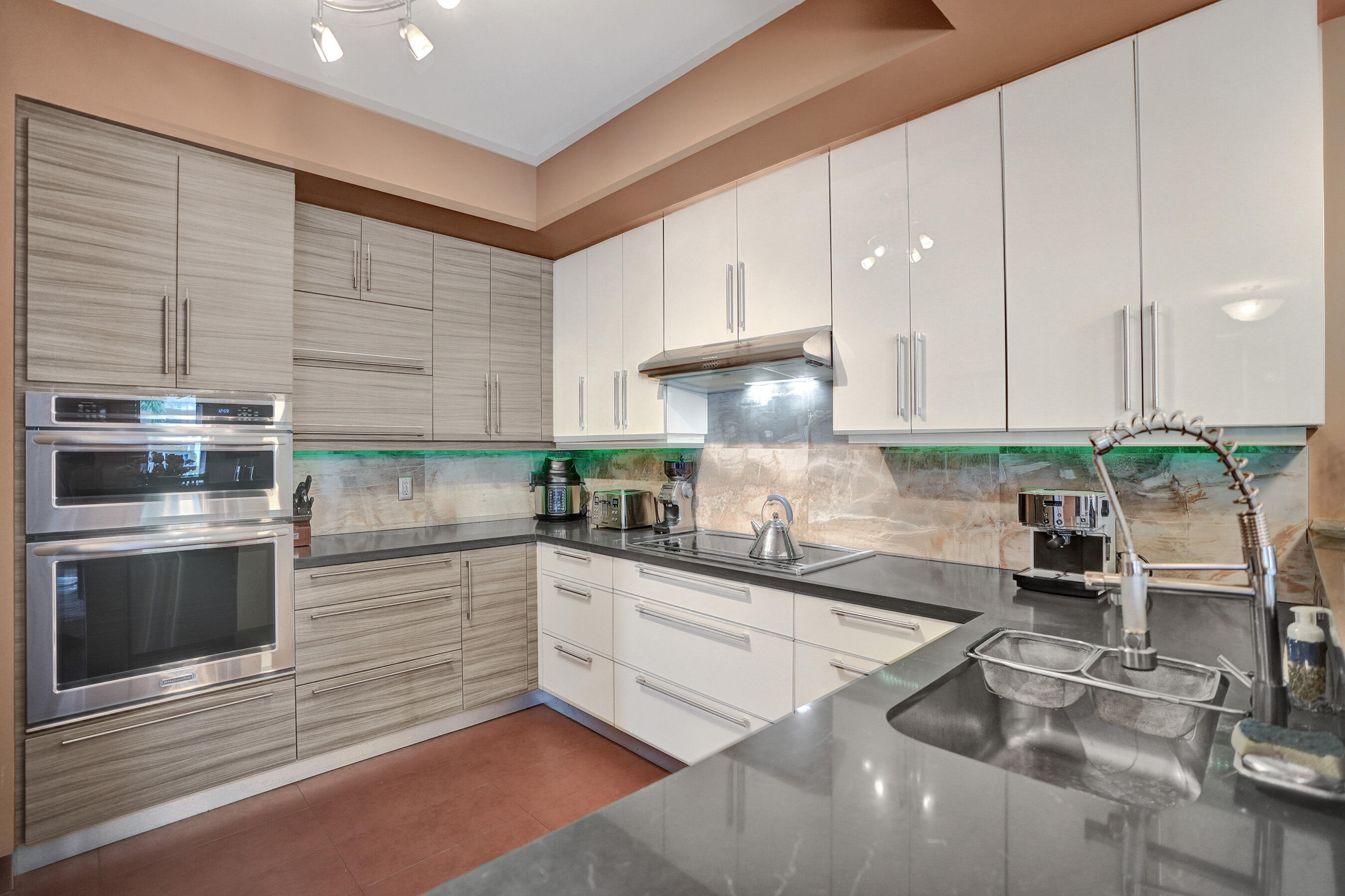 3BR – Condominium at 2617 NE 14th Avenue #304