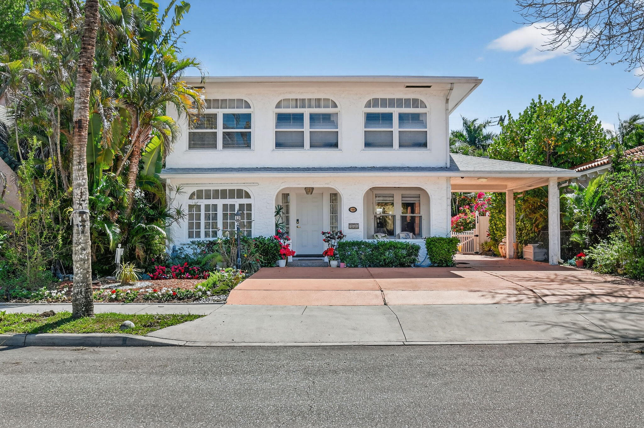 4BR – SingleFamilyResidence at 328 Monroe Drive
