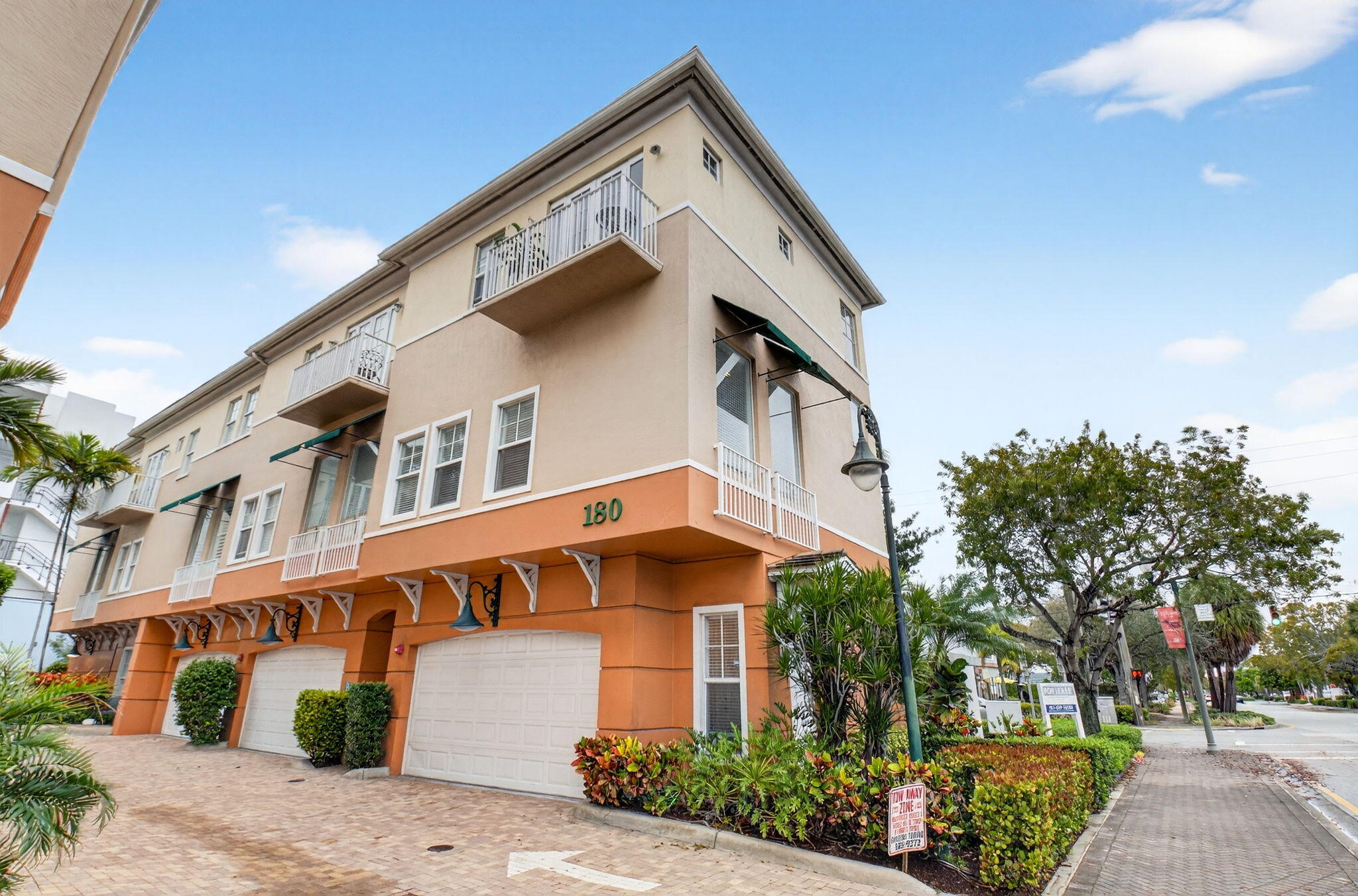 2BR – Townhouse at 180 NE 6th Avenue #A