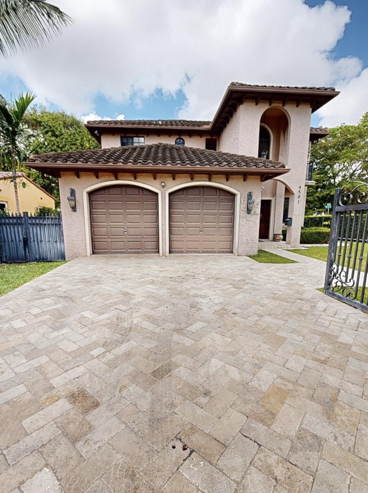 3BR – SingleFamilyResidence at 4501 SW 10th Street