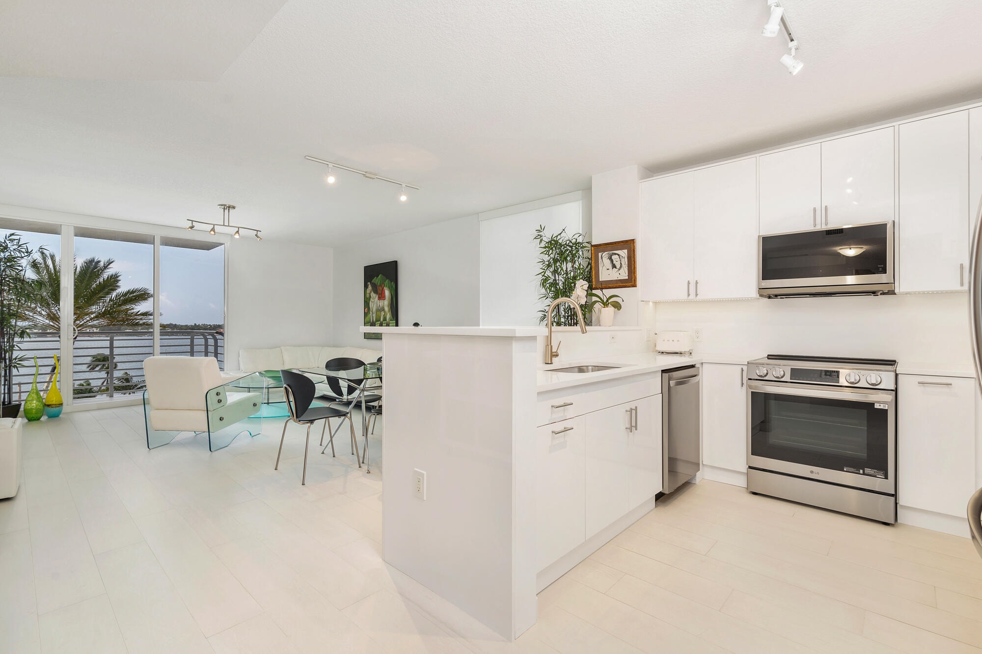 3BR – Condominium at 1551 N Flagler Drive #711