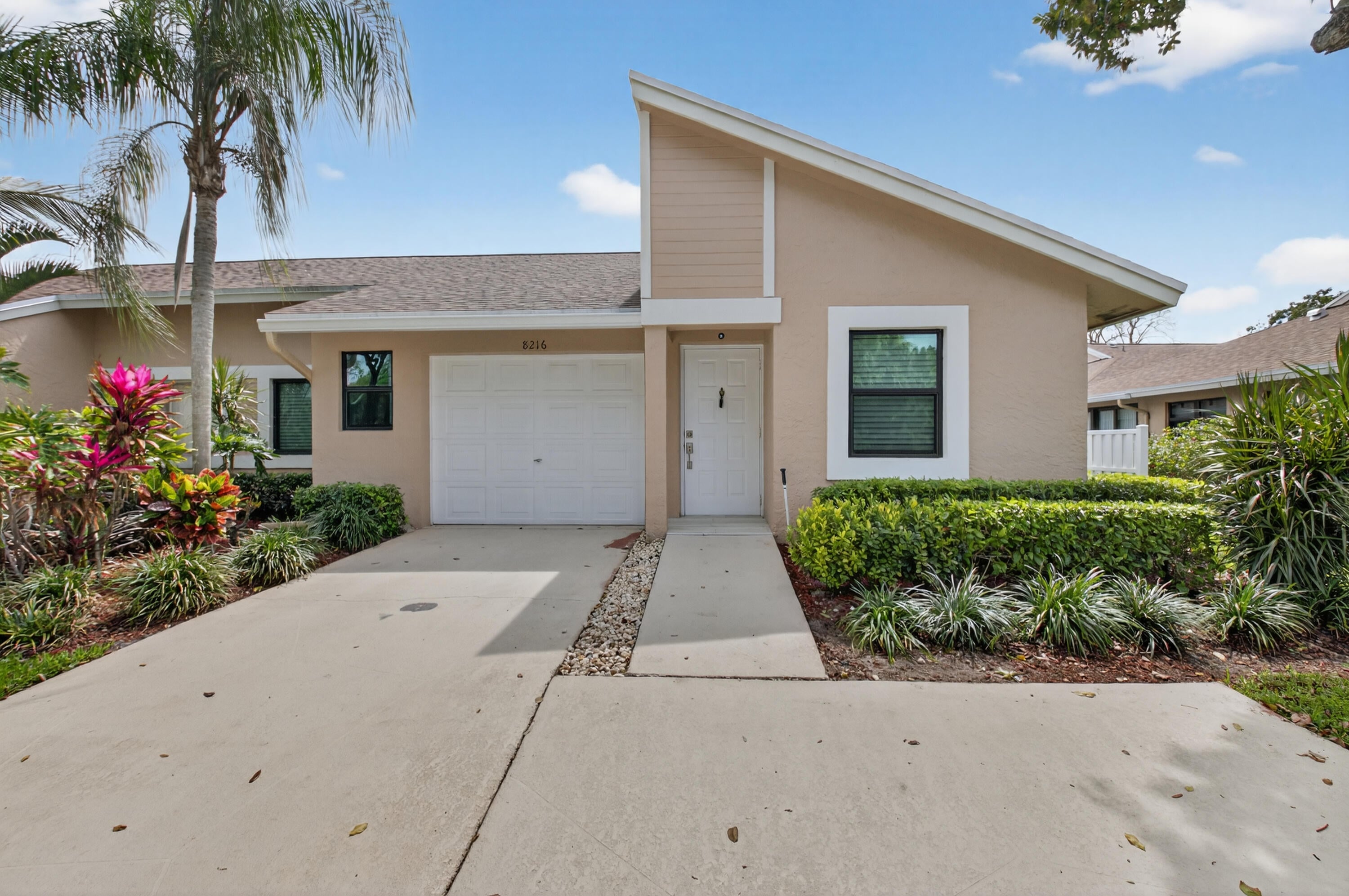 2BR – RES at 8216 Sweetbriar Way