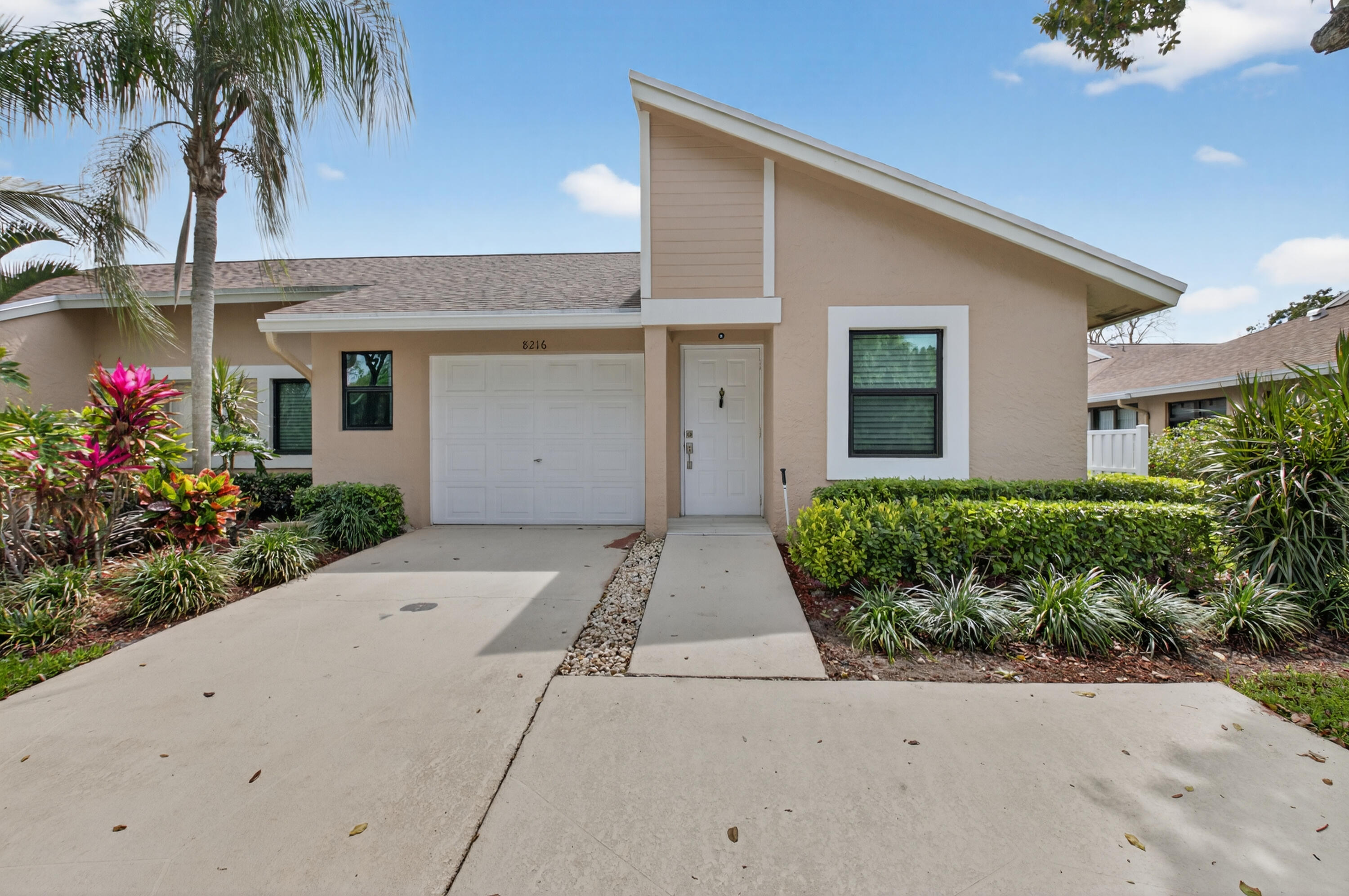 2BR – RES at 8216 Sweetbriar Way