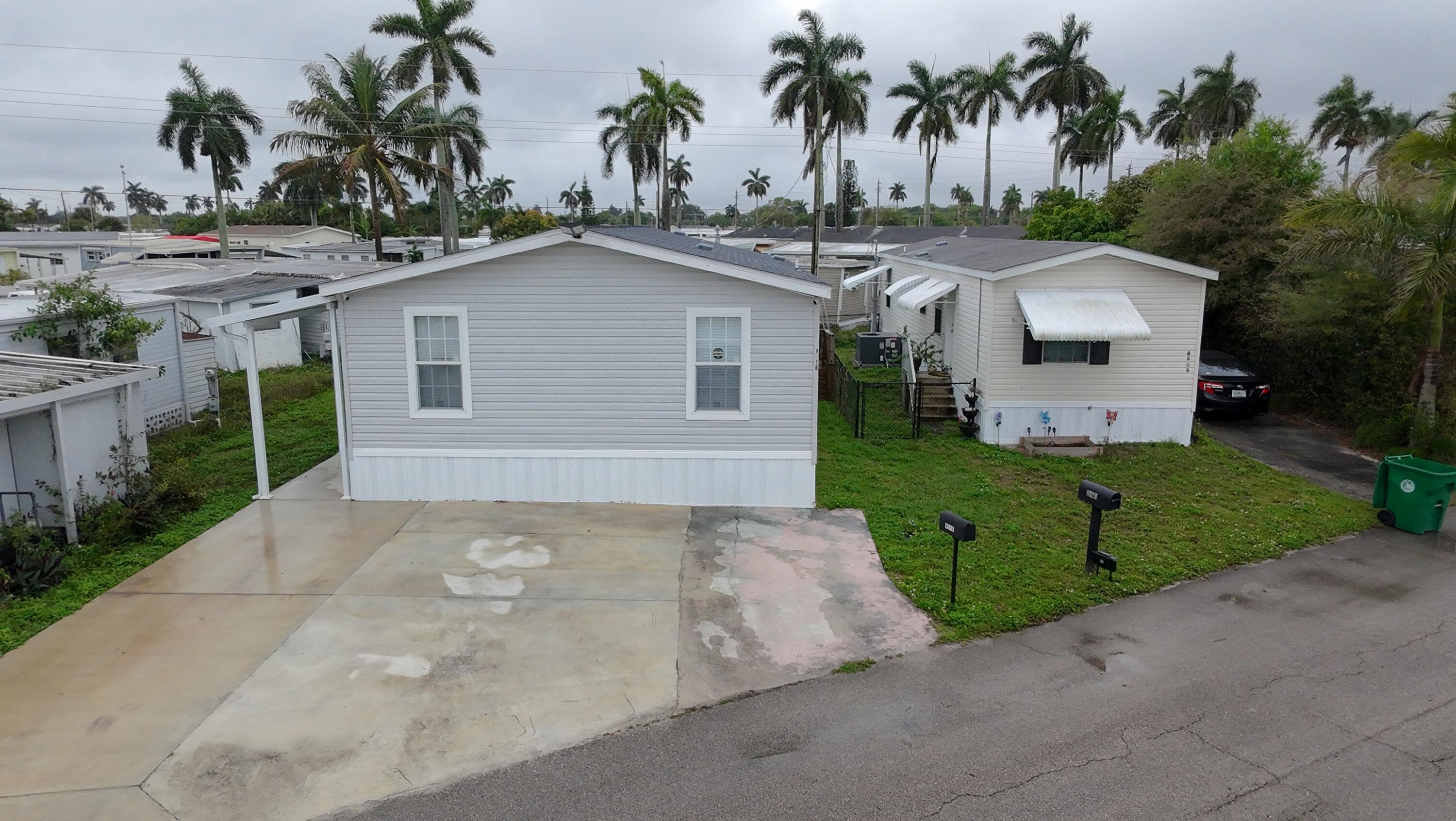 3BR – ManufacturedHome at 8516 SW 17th Court