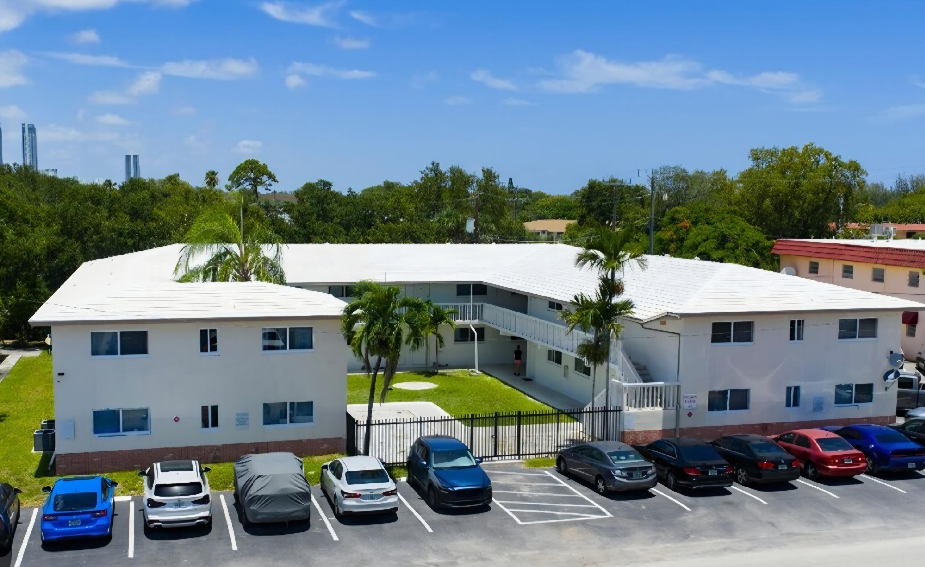 1BR – Apartment at 811 SE 16th Street #102