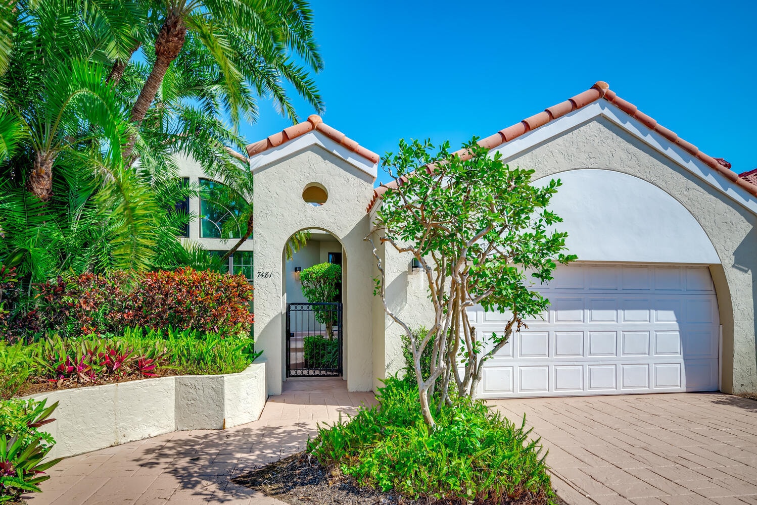 3BR – RES at 7481 Campo Florido