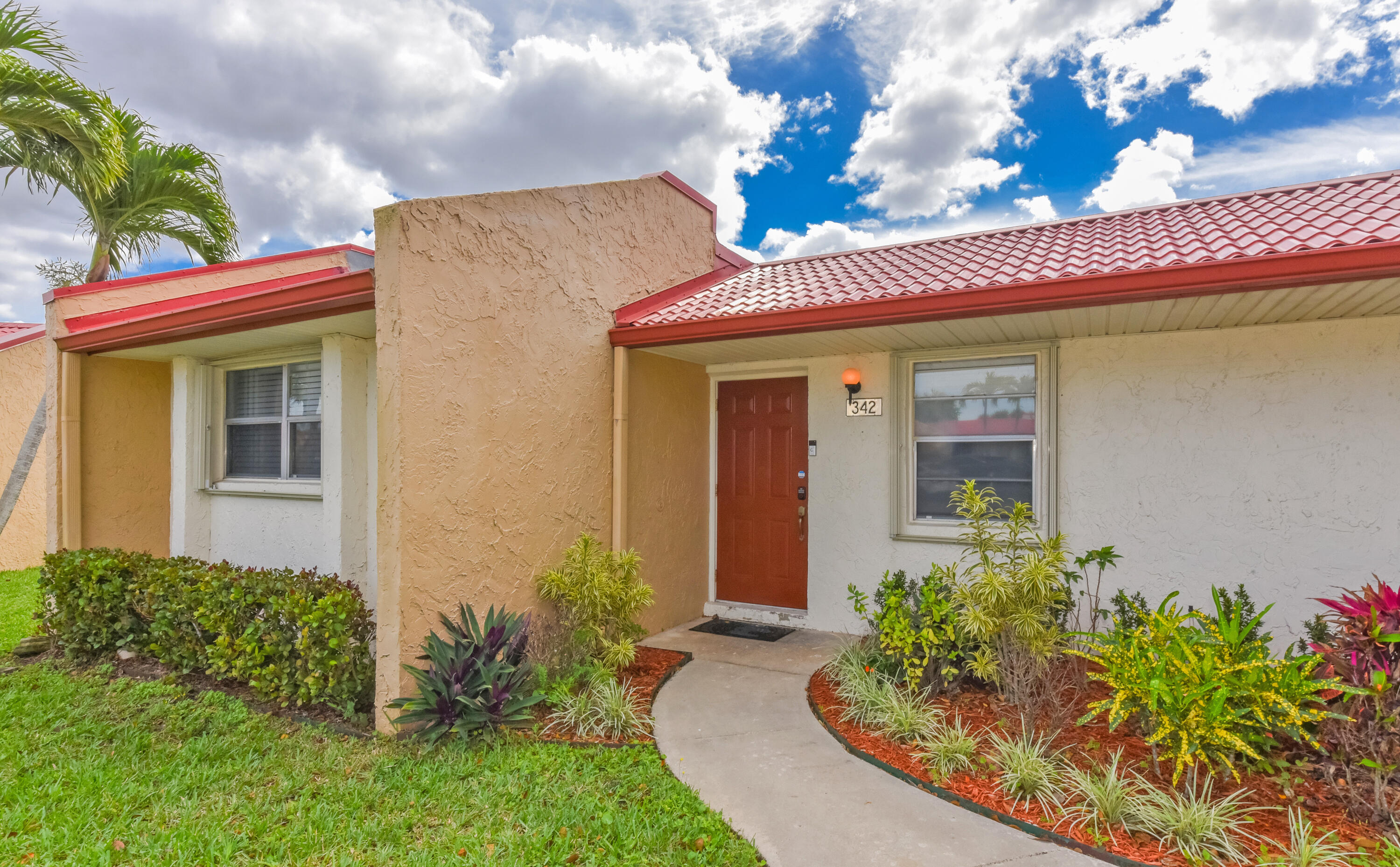 2BR – RES at 342 Lake Evelyn Drive