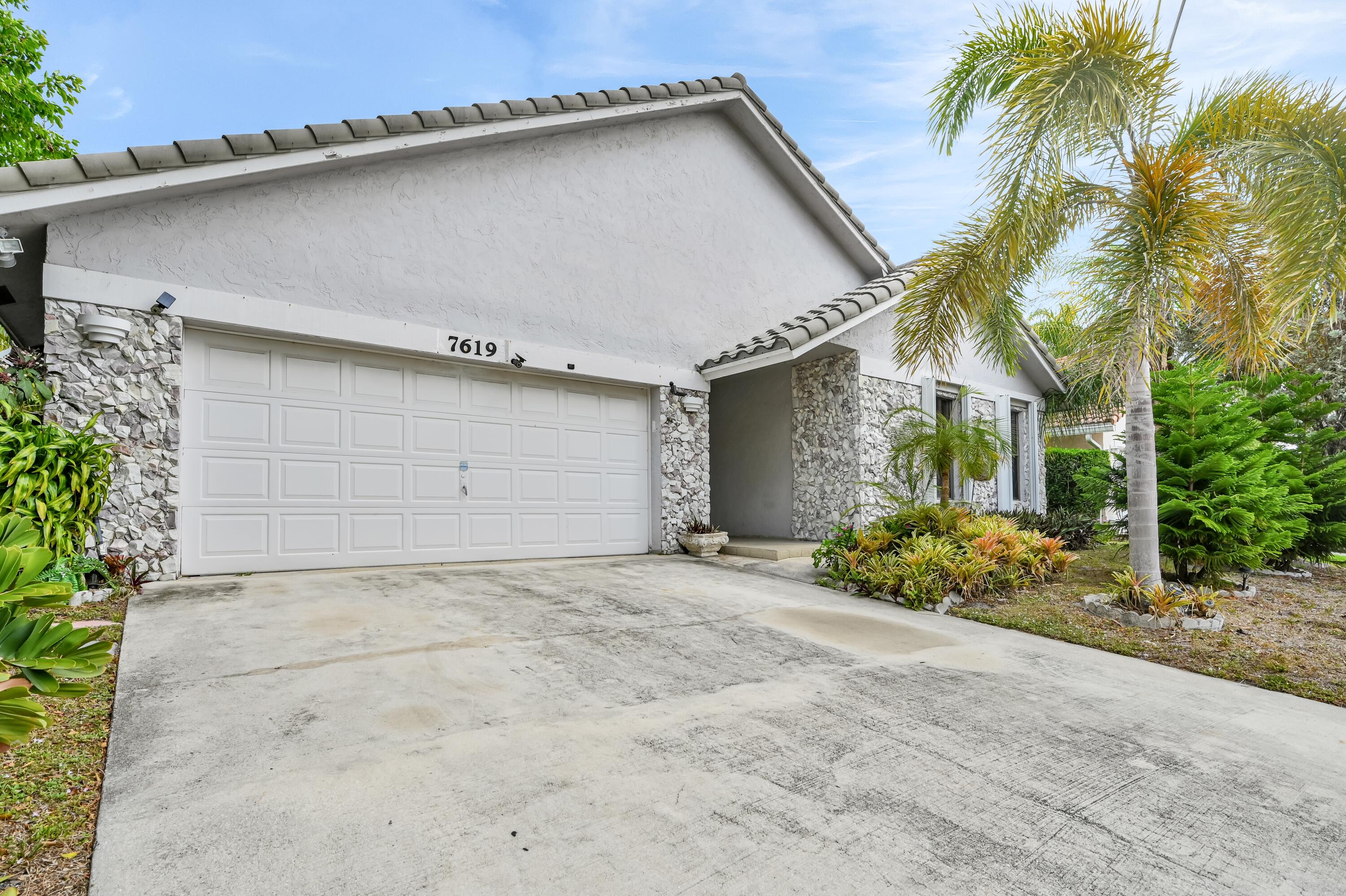 4BR – SingleFamilyResidence at 7619 Silver Woods Court