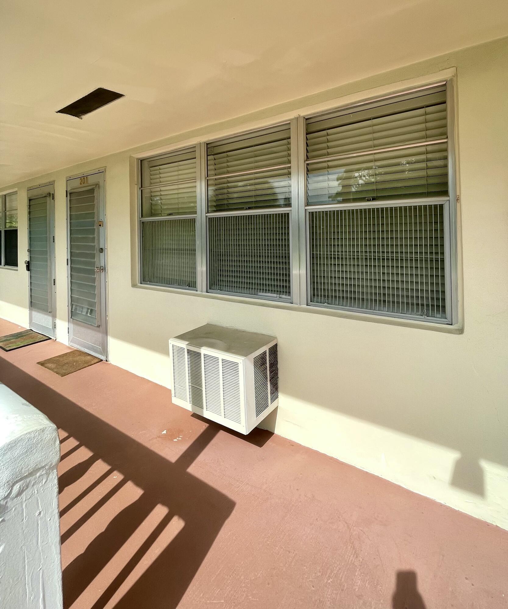 1BR – Condominium at 201 Canterbury I