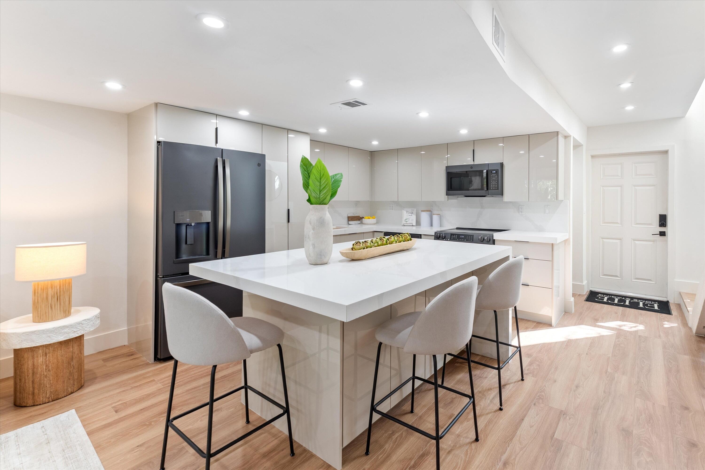 2BR – Townhouse at 840 NE 20th Drive