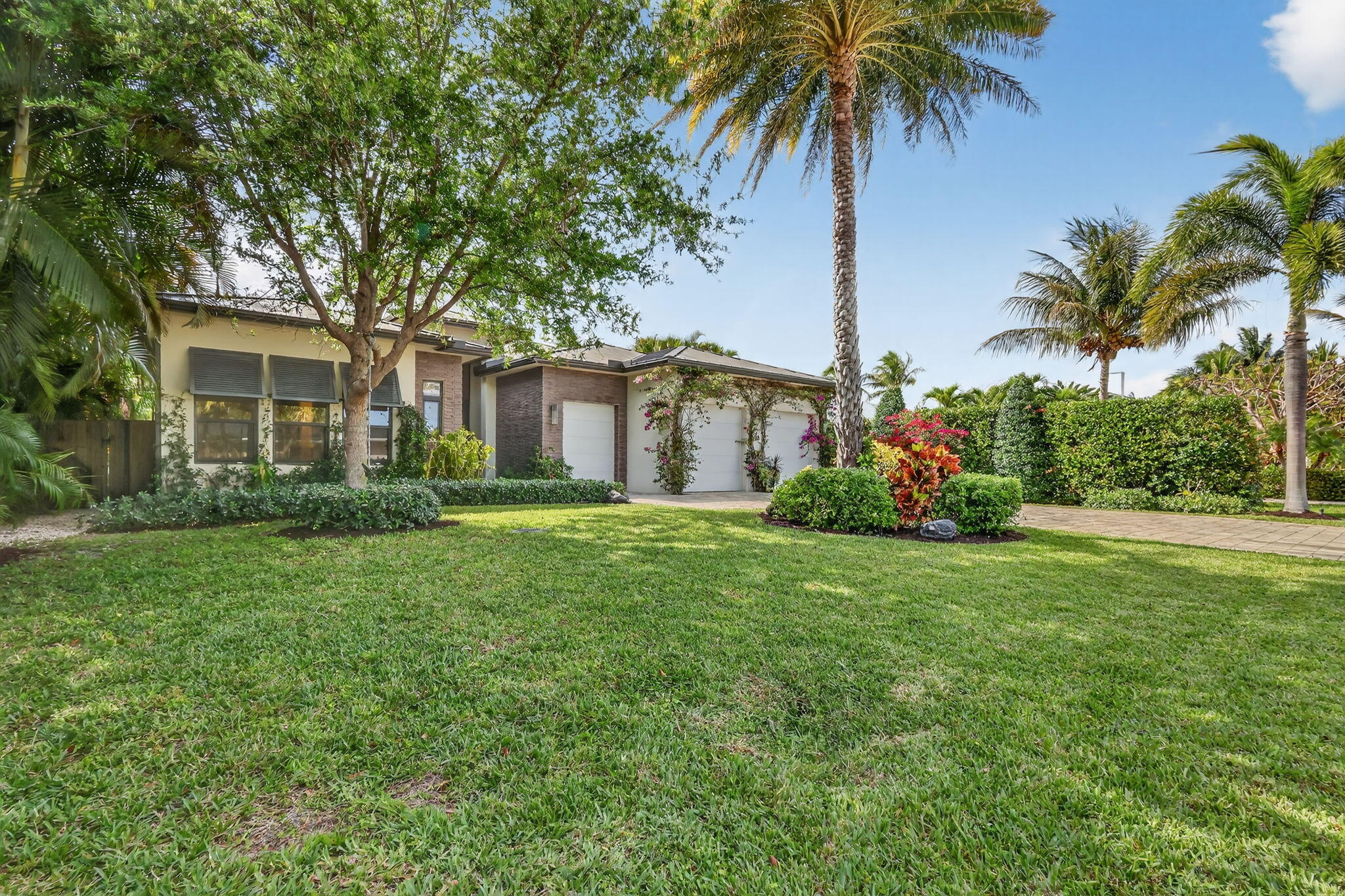 5BR – SingleFamilyResidence at 718 NW 5th Avenue
