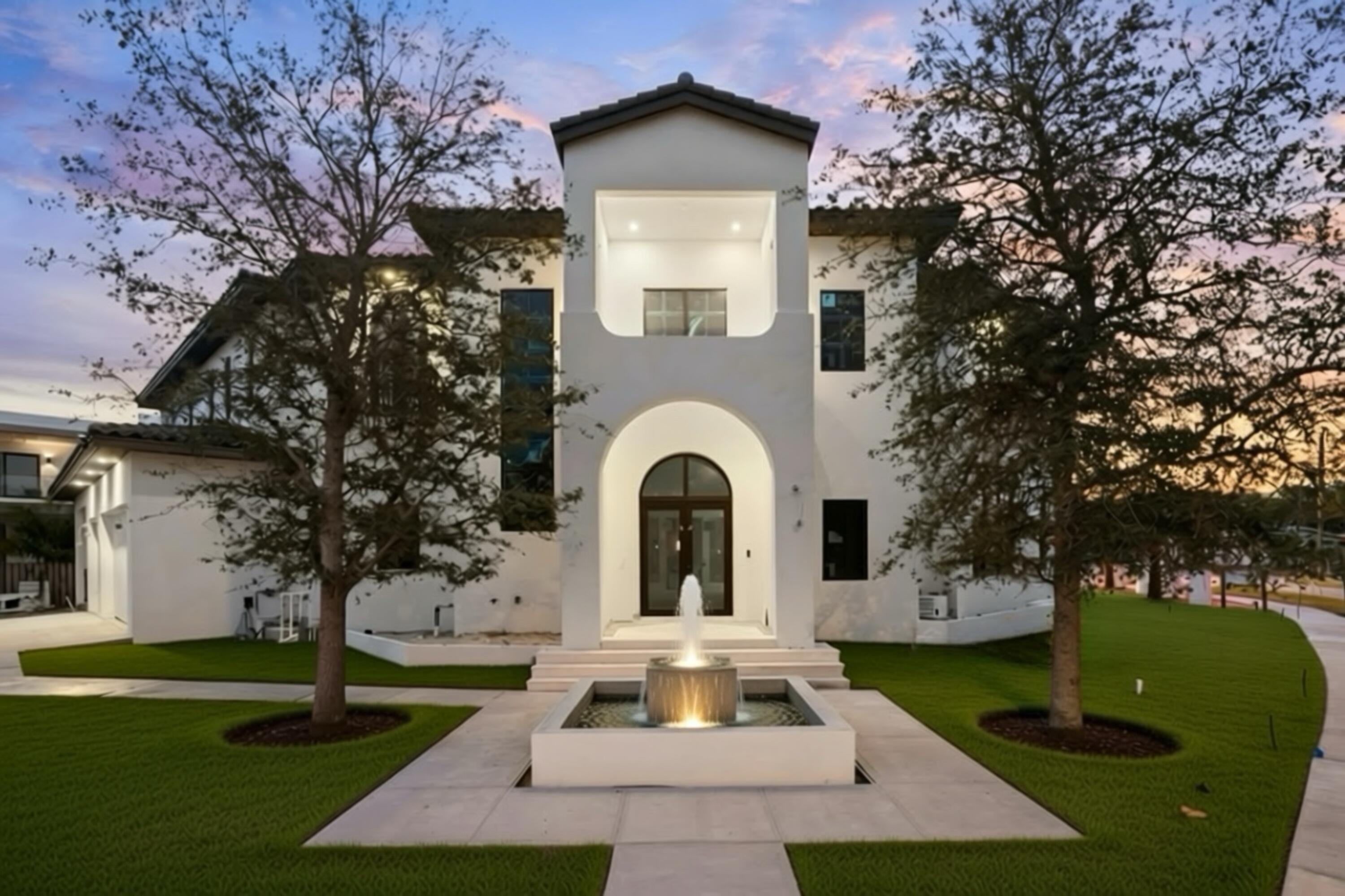 7BR – SingleFamilyResidence at 298 NE 8th Street