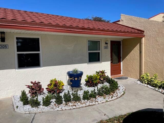 2BR – RES at 307 Lake Evelyn Drive