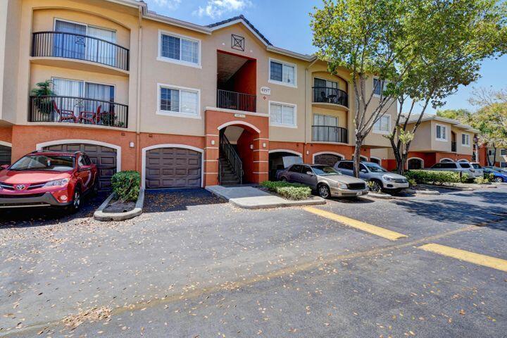 3BR – Condominium at 4197 N Haverhill Road #209