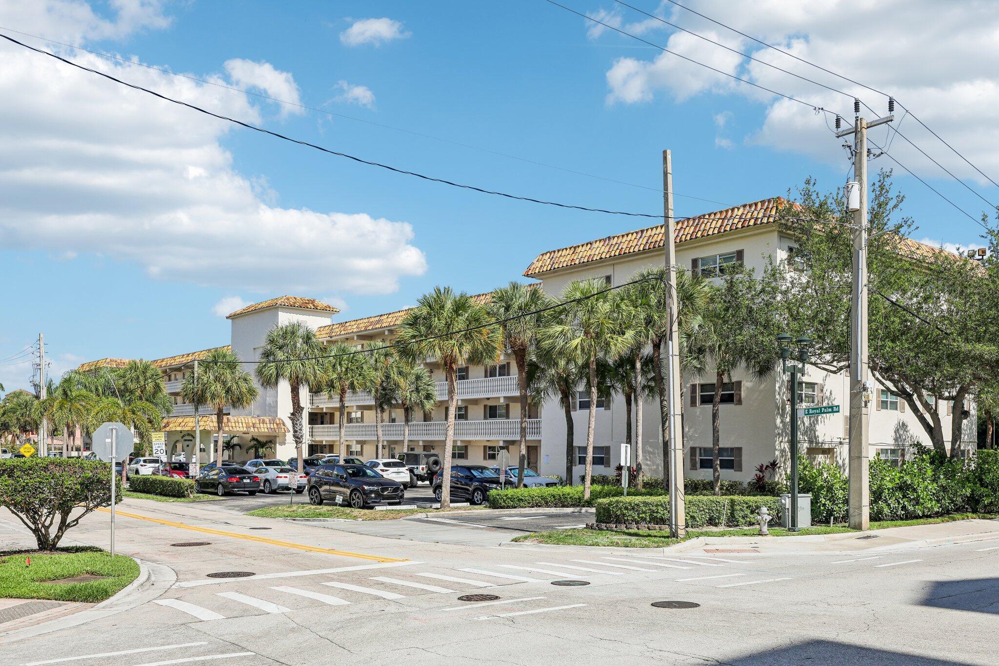 2BR – Condominium at 200 E Royal Palm Road