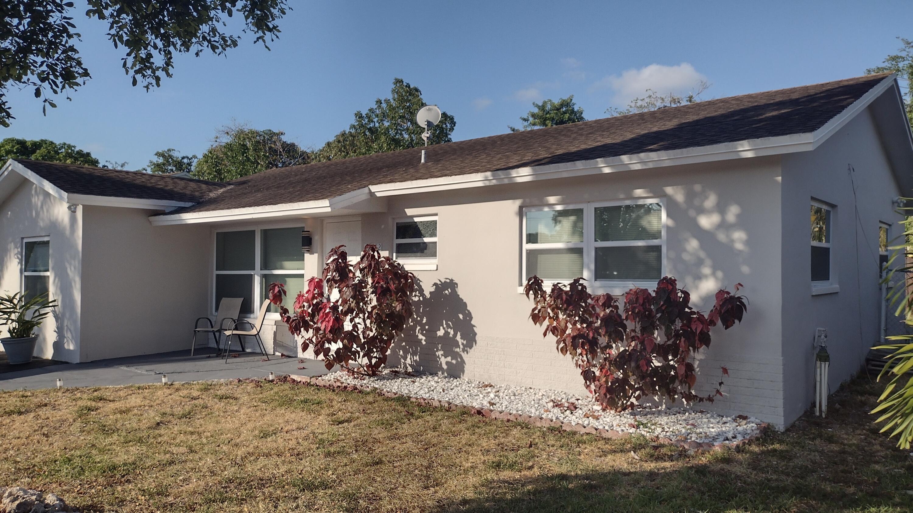 3BR – SingleFamilyResidence at 22682 SW 65th Circle