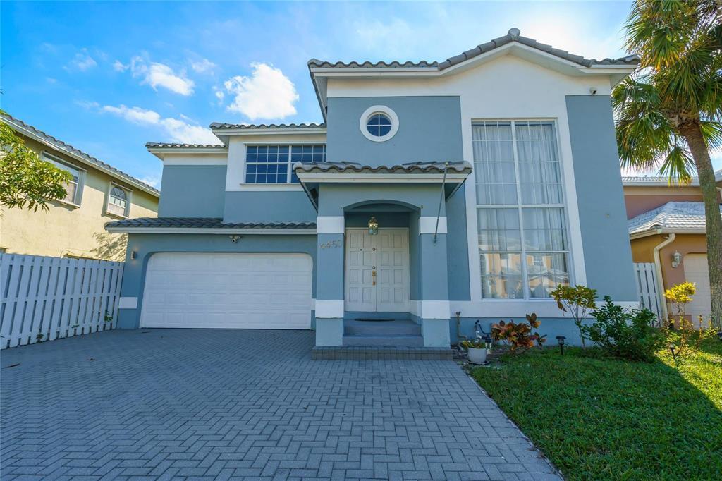 4BR – SingleFamilyResidence at 4450 NW 55th Drive