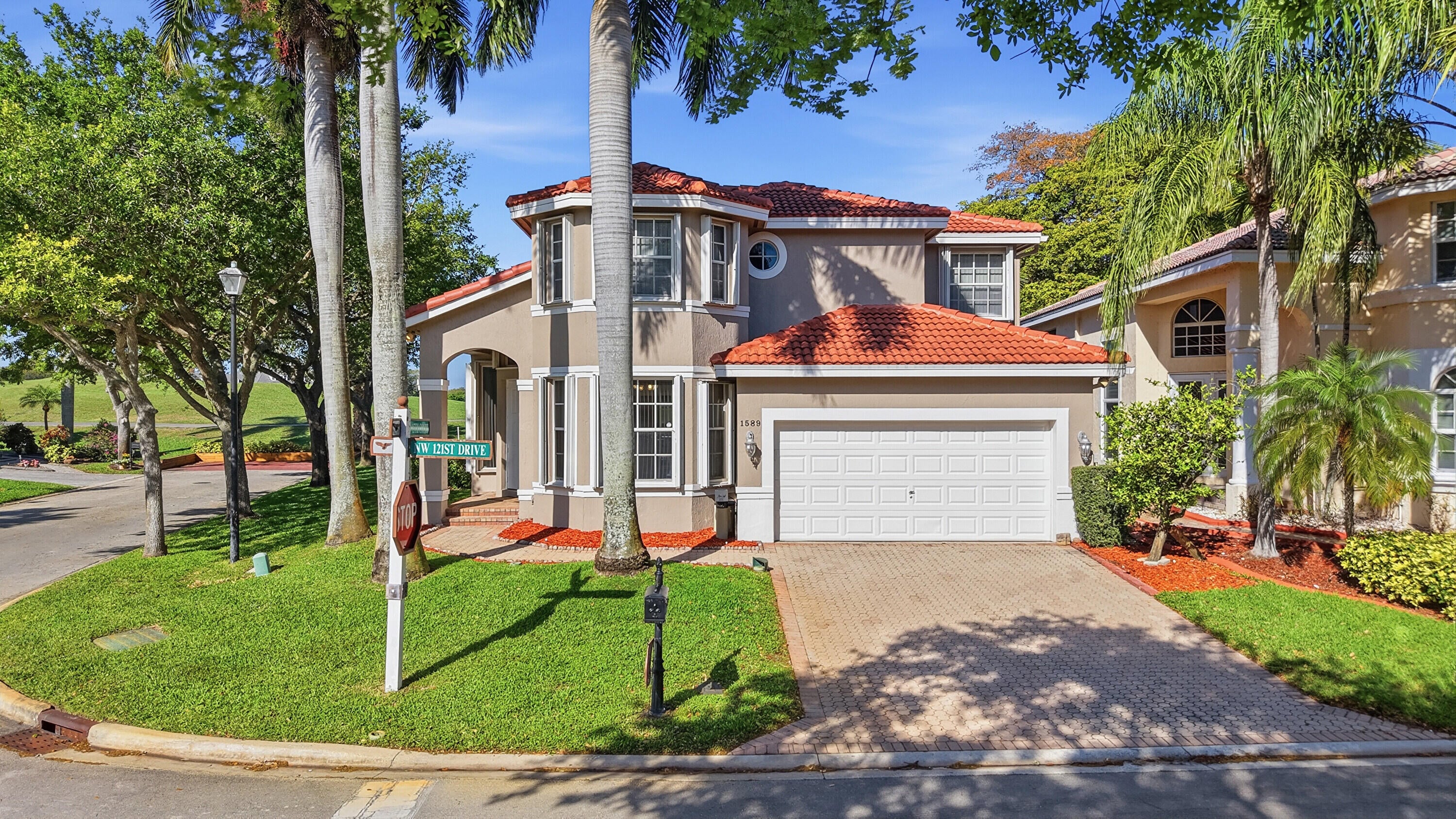 5BR – SingleFamilyResidence at 1589 NW 121st Drive
