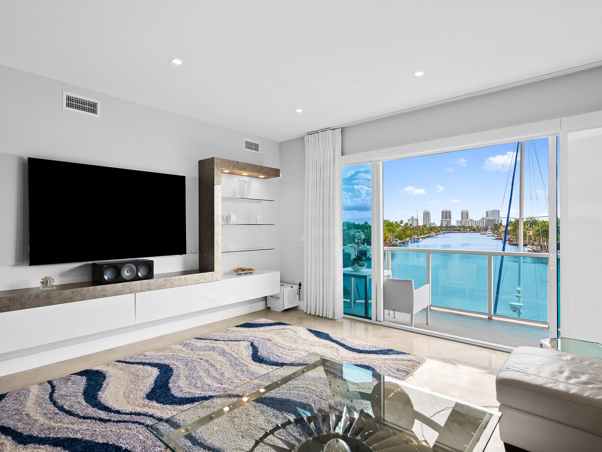 2BR – Condominium at 516 Hendricks Isle #4b