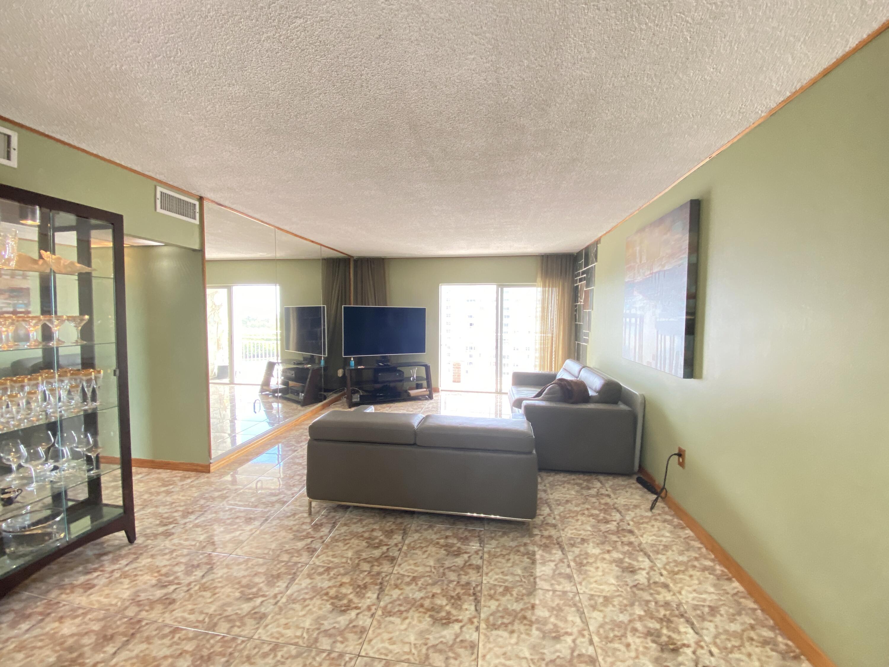 2BR – Condominium at 400 Kings Point Drive #1423
