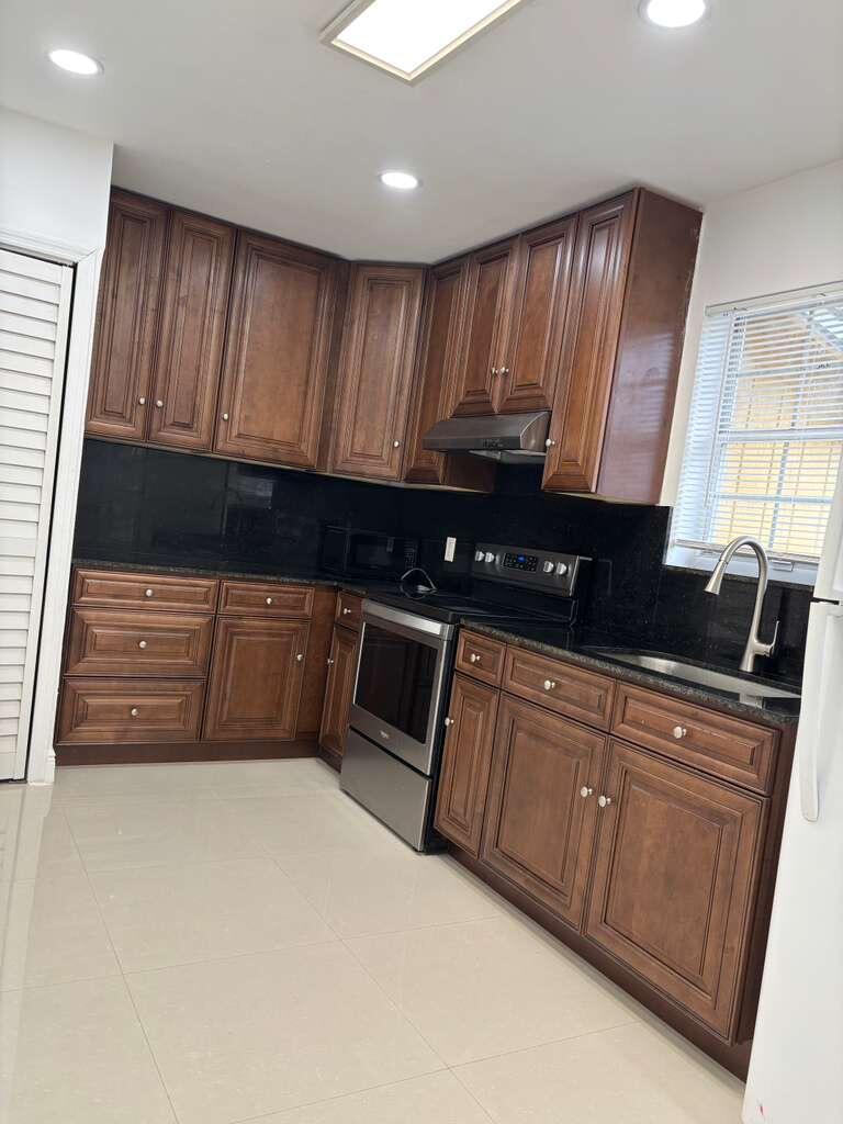 2BR – Townhouse at 1549 NW 60th Avenue