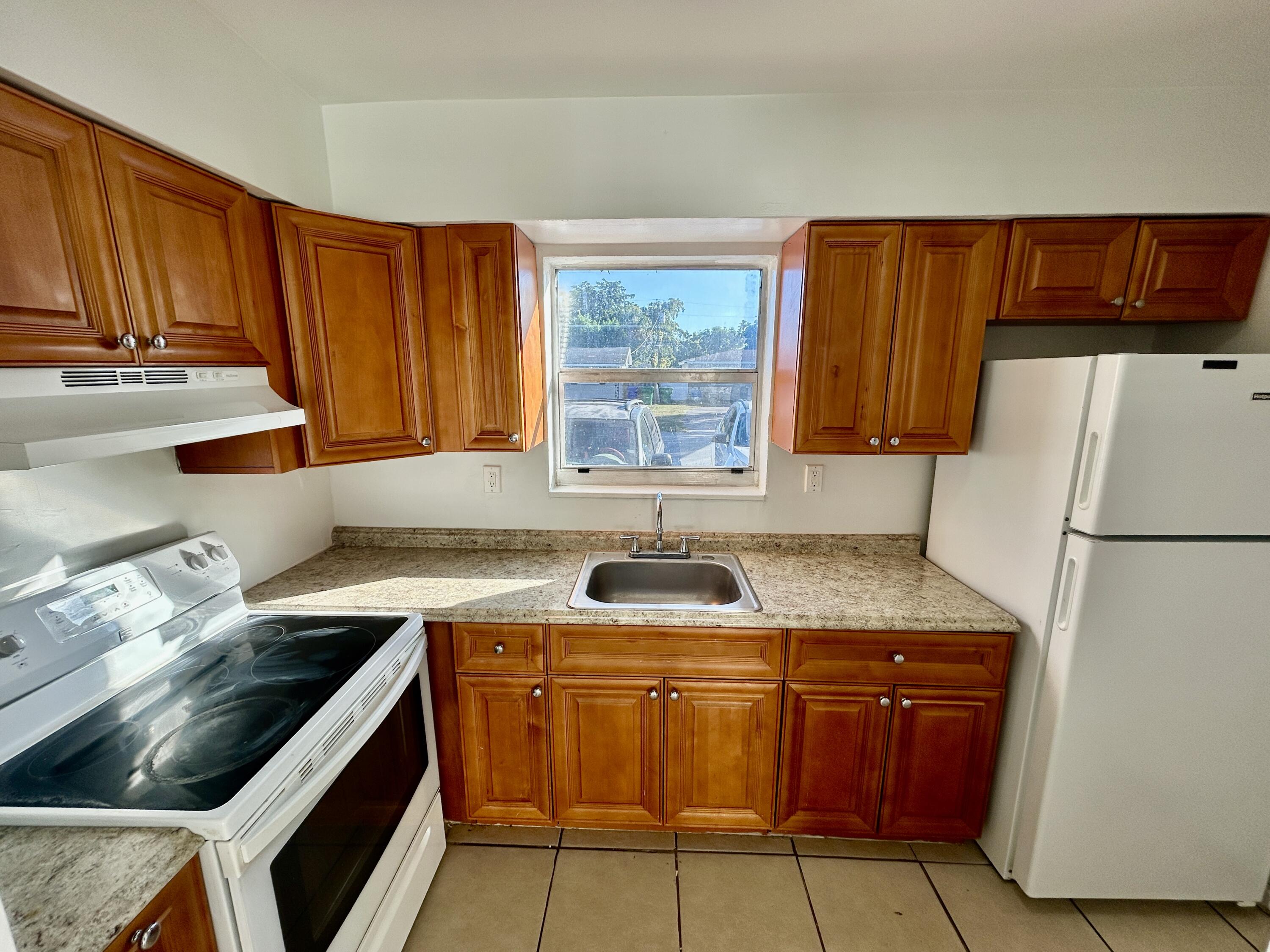 1BR – Apartment at 7311 Venetian Street #12