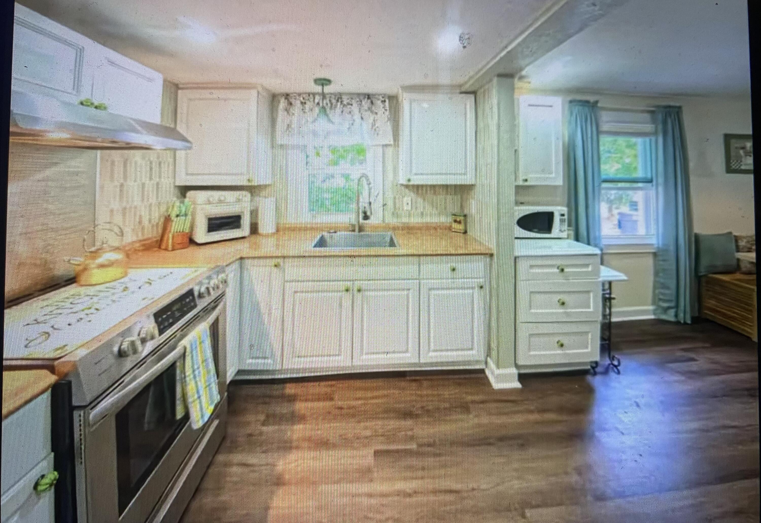 3BR – SingleFamilyResidence at 336 SW 5th Avenue