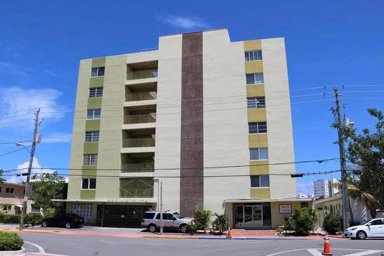 2BR – Apartment at 8001 Crespi Boulevard #5c