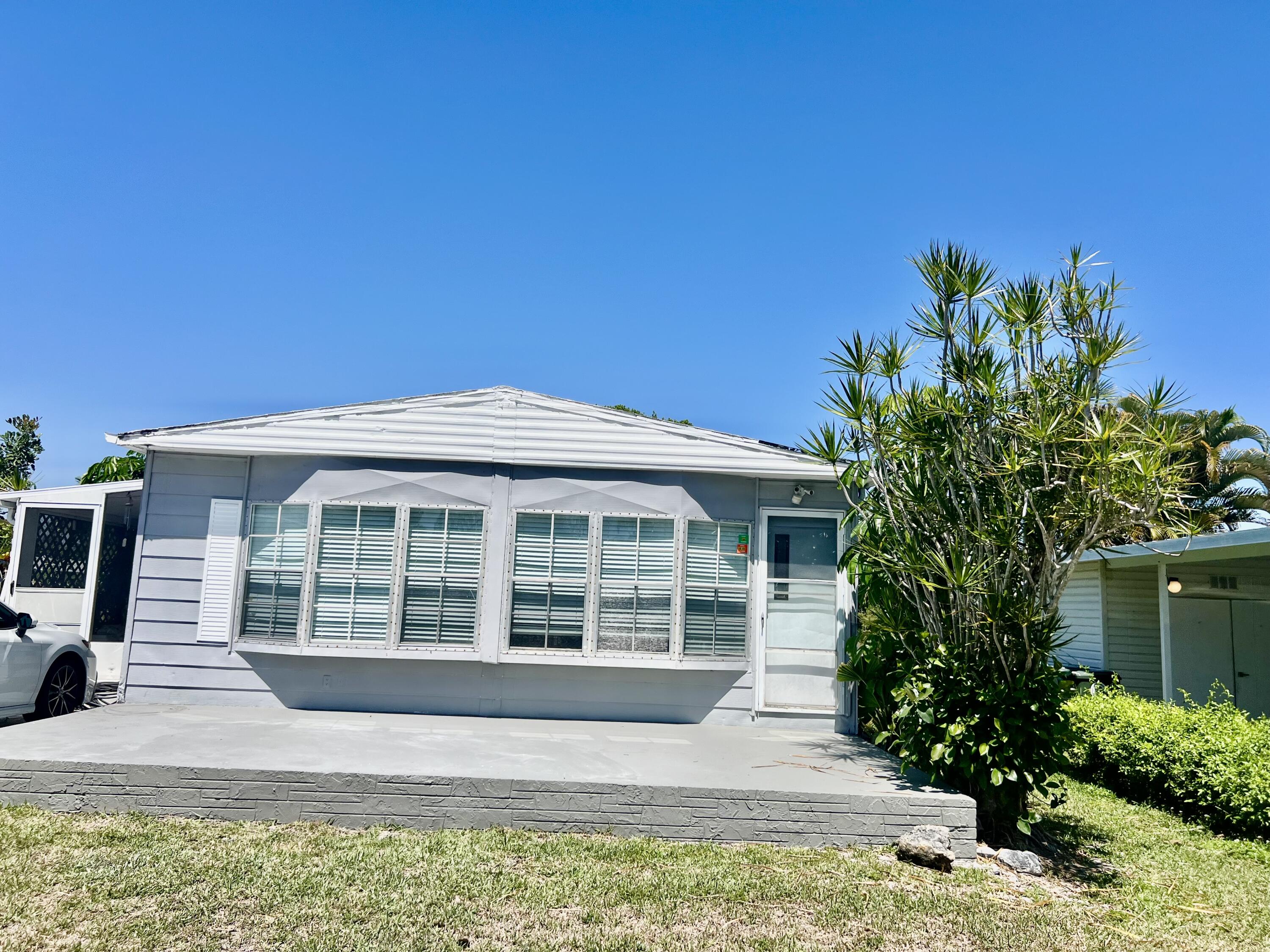 2BR – ManufacturedHome at 3319 NW 64th Court