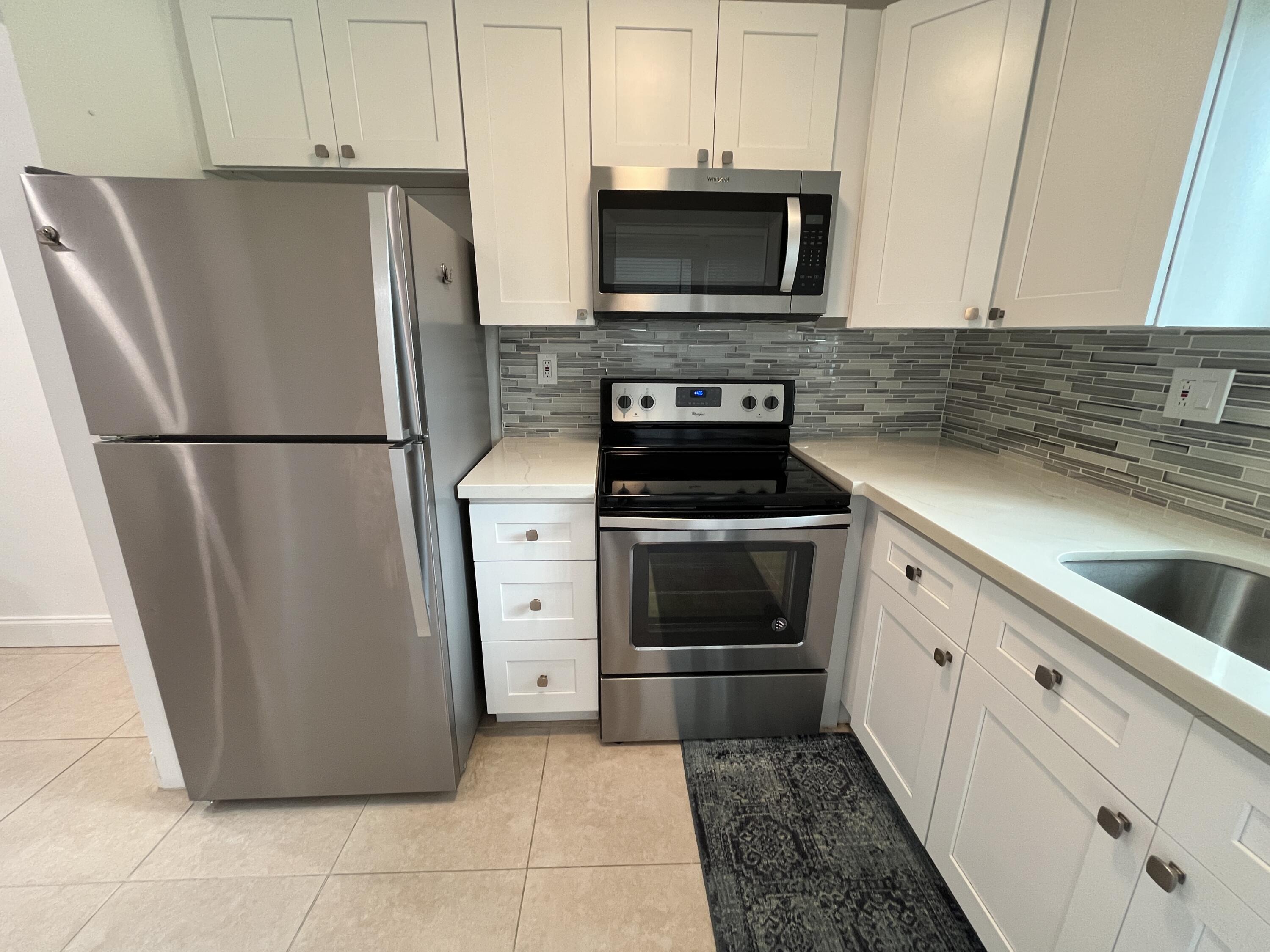 2BR – StockCooperative at 2100 NE 38th Street #128